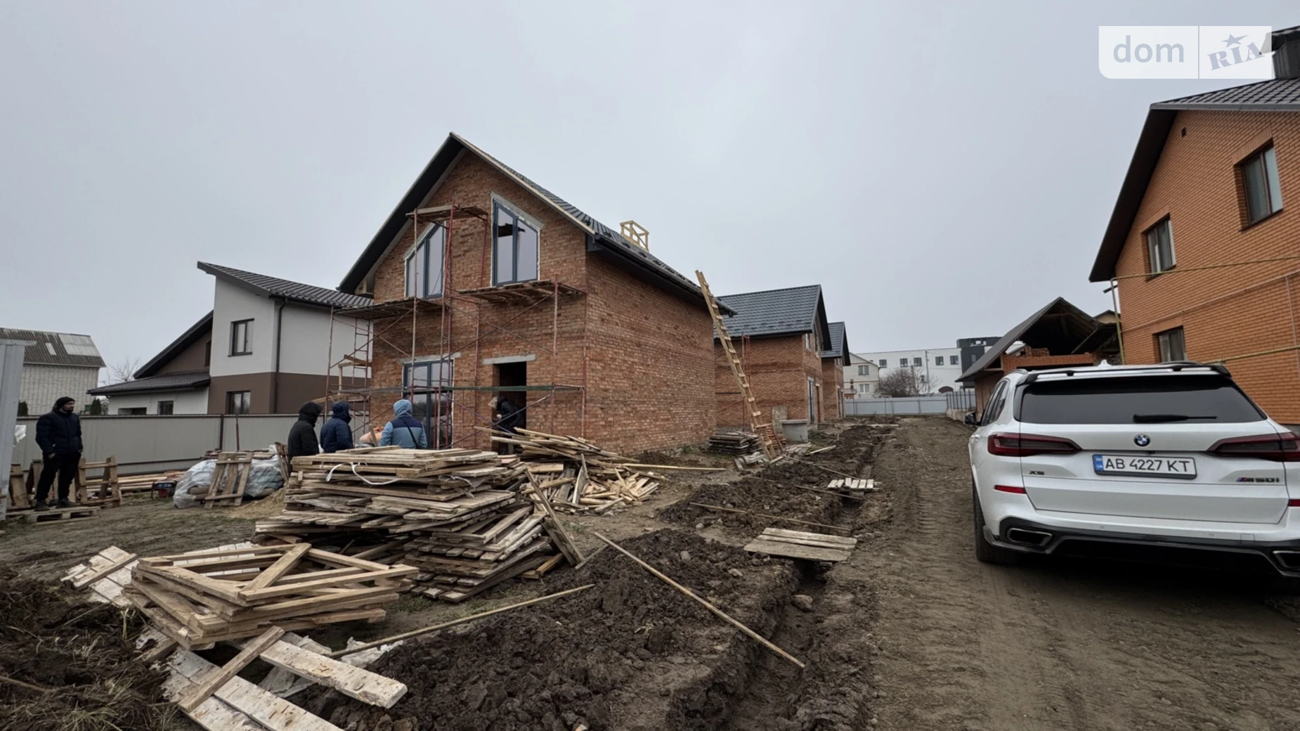 Продается дом на 2 этажа 97 кв. м с подвалом, цена: 90000 $ - фото 2