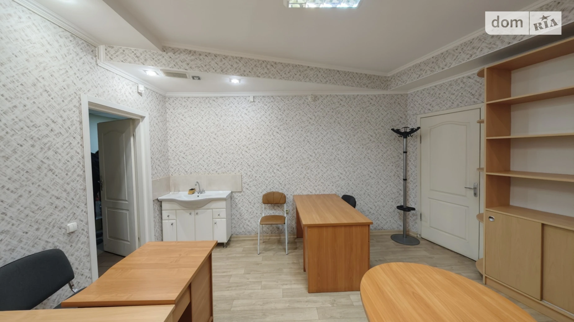 Сдается в аренду офис 15 кв. м в бизнес-центре, цена: 6000 грн - фото 2