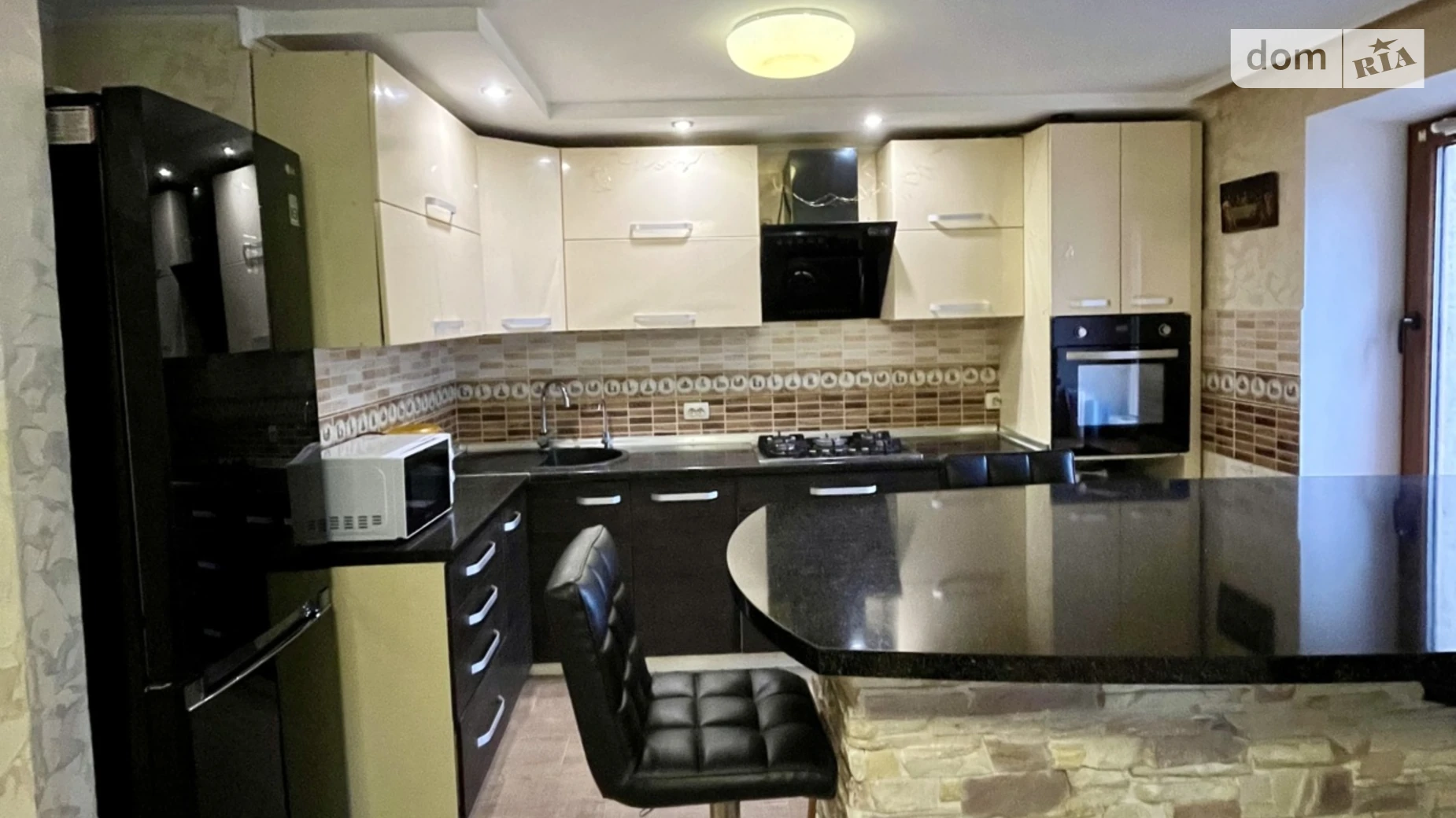 Продается 3-комнатная квартира 65.1 кв. м в Ровно, ул. Кулика и Гудачека(Макарова), 56 - фото 2