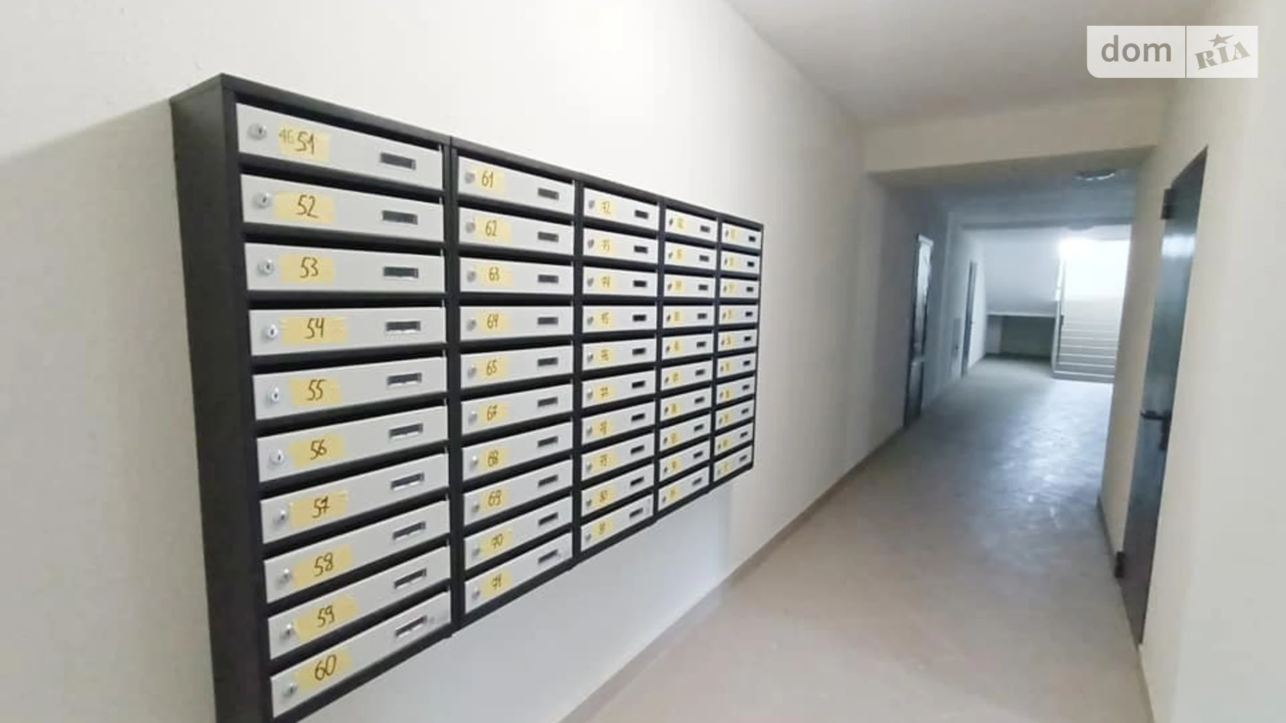 Продается 2-комнатная квартира 73 кв. м в Ровно, ул. Квашенко, 2 - фото 2