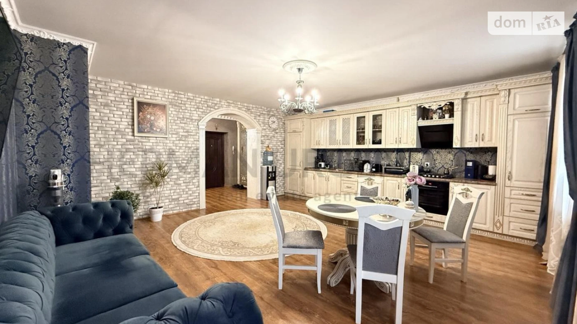 Продается 1-комнатная квартира 73.1 кв. м в Ужгороде, ул. Национальной Гвардии(Гвардейская) - фото 4