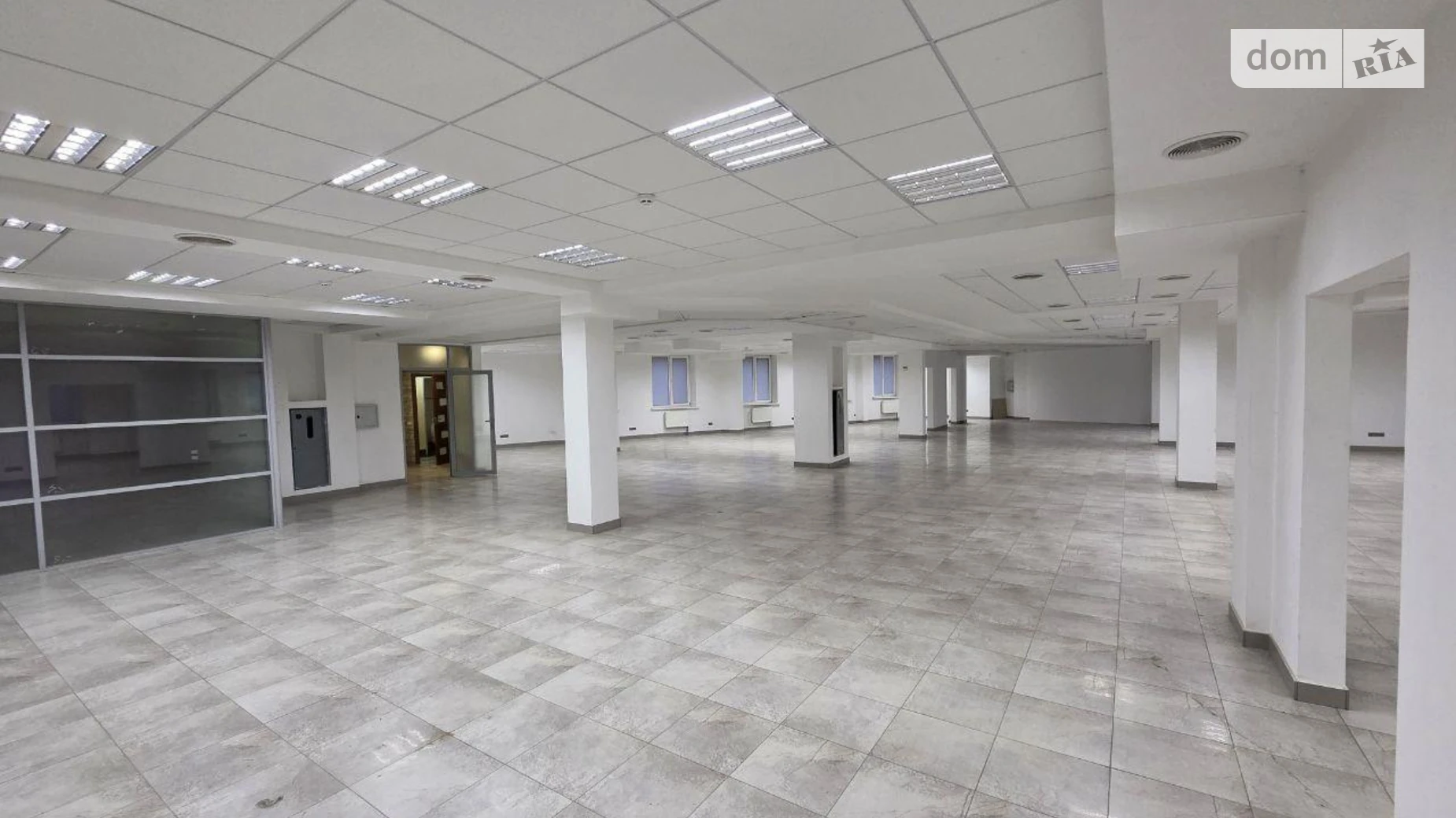 Сдается в аренду офис 570 кв. м в бизнес-центре, цена: 8000 $ - фото 2