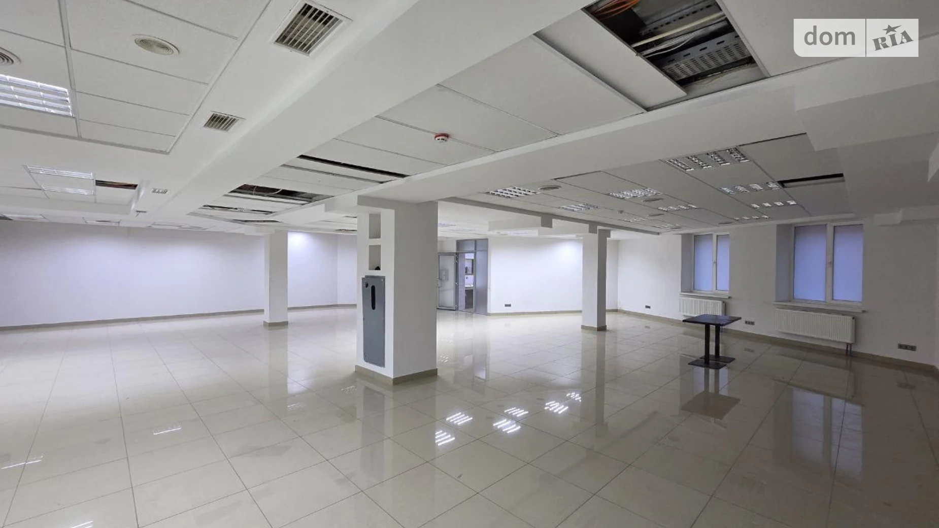 Сдается в аренду офис 270 кв. м в бизнес-центре, цена: 3800 $ - фото 2