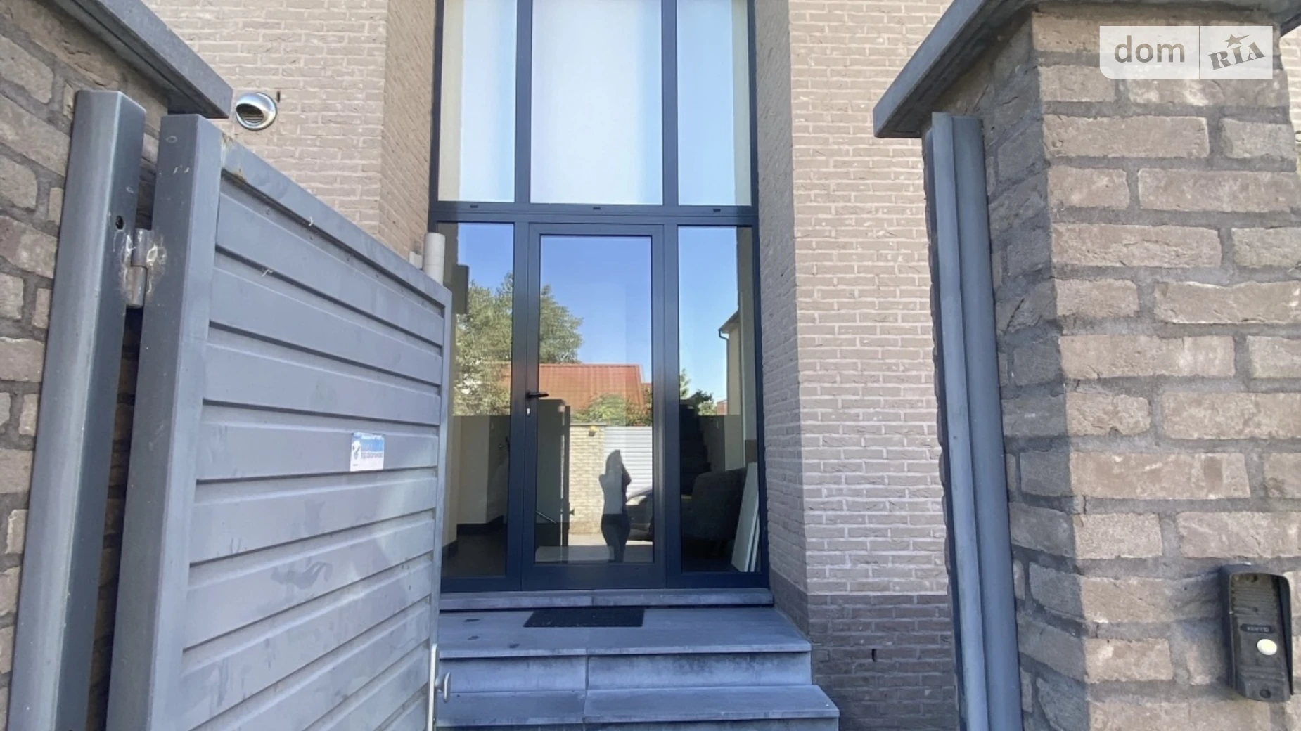 Сдается в аренду дом на 2 этажа 350 кв. м с балконом, цена: 2600 $ - фото 2