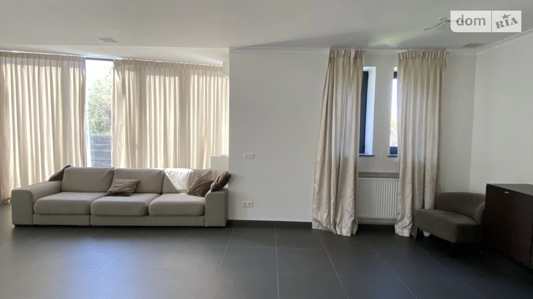 Сдается в аренду дом на 2 этажа 350 кв. м с балконом, цена: 2600 $ - фото 4