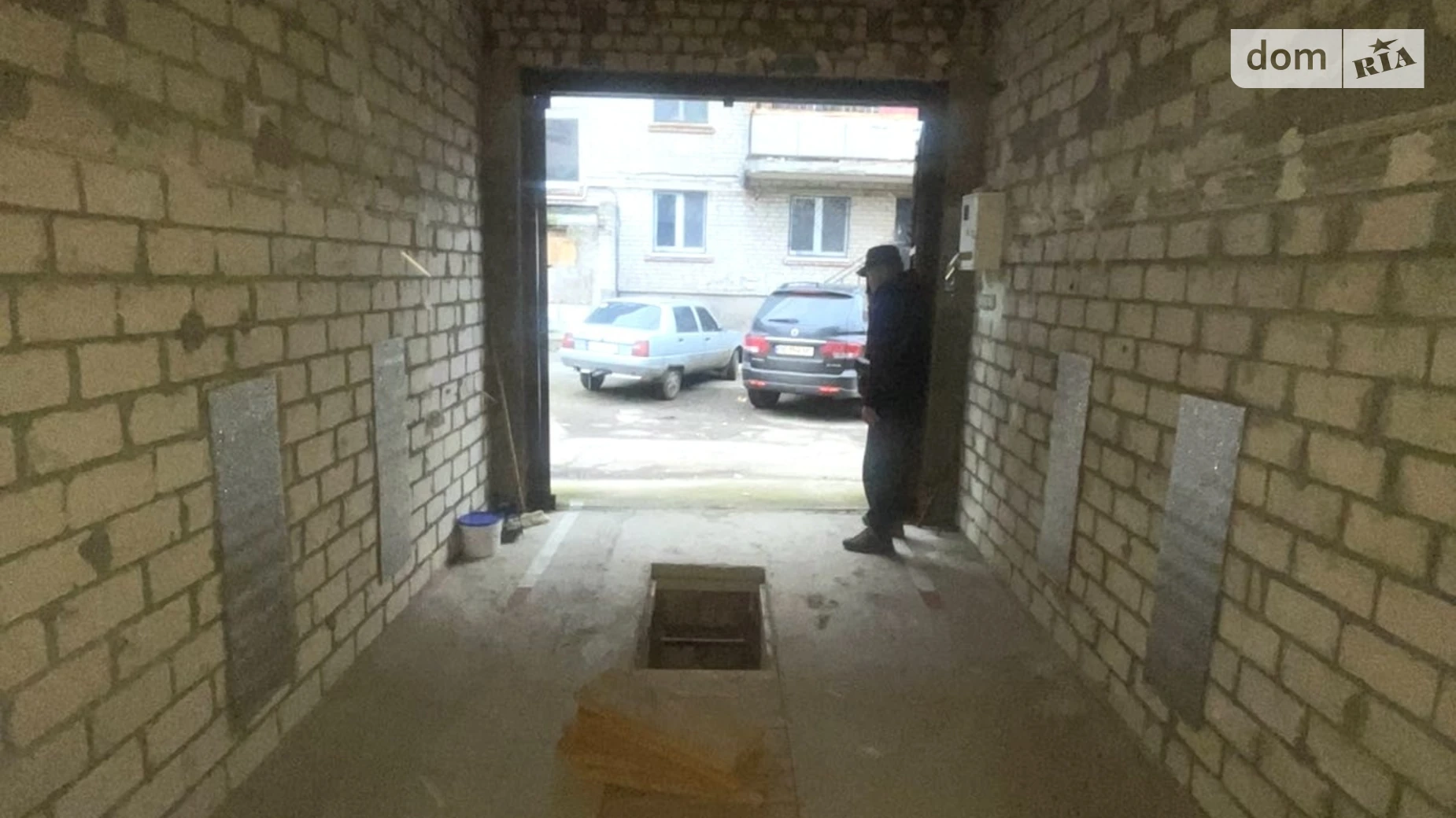 Сдается в аренду отдельно стоящий гараж под легковое авто на 40 кв. м, цена: 2500 грн - фото 4