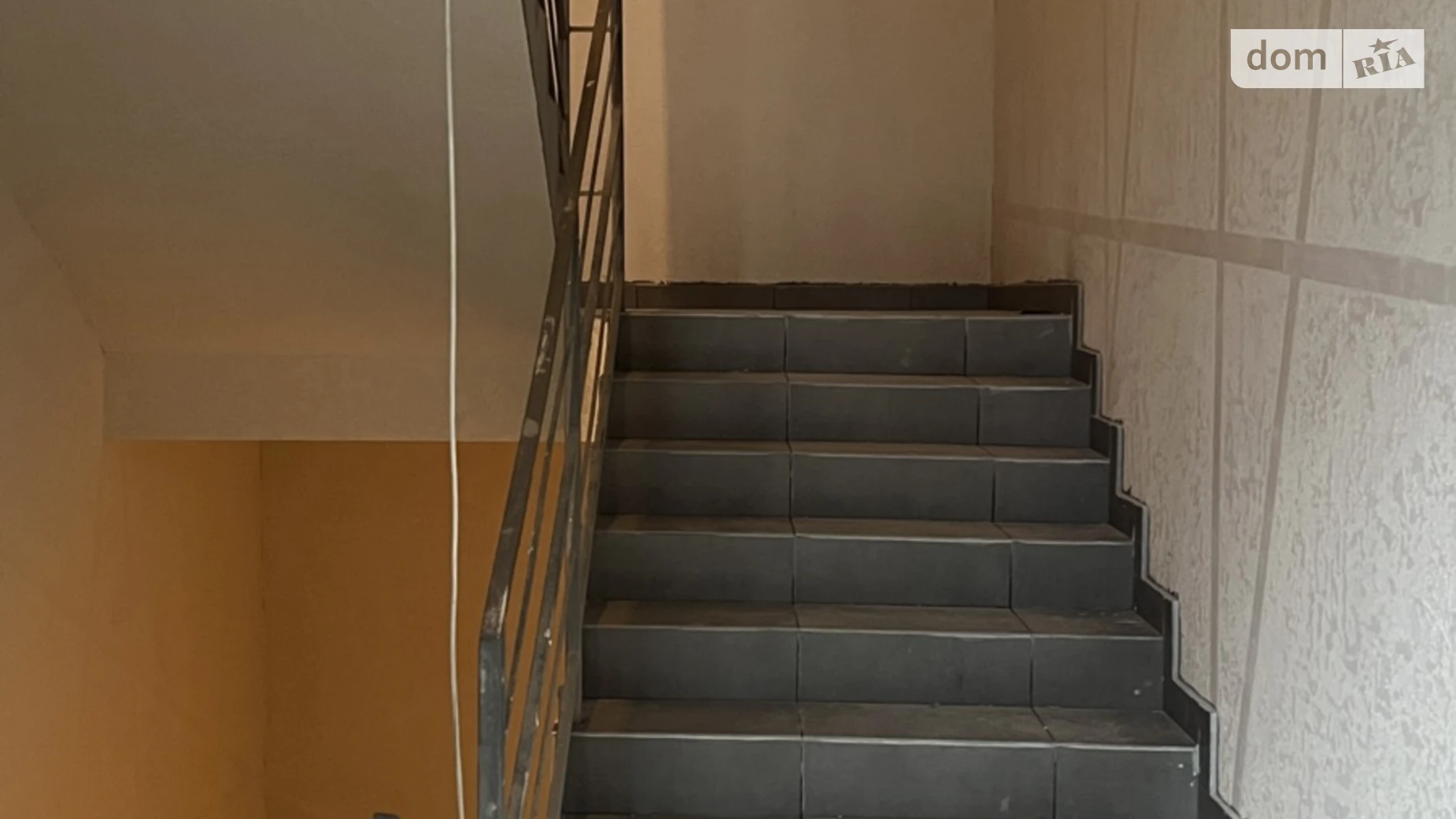 Продается 1-комнатная квартира 50 кв. м в Ивано-Франковске, ул. Княгинин - фото 4