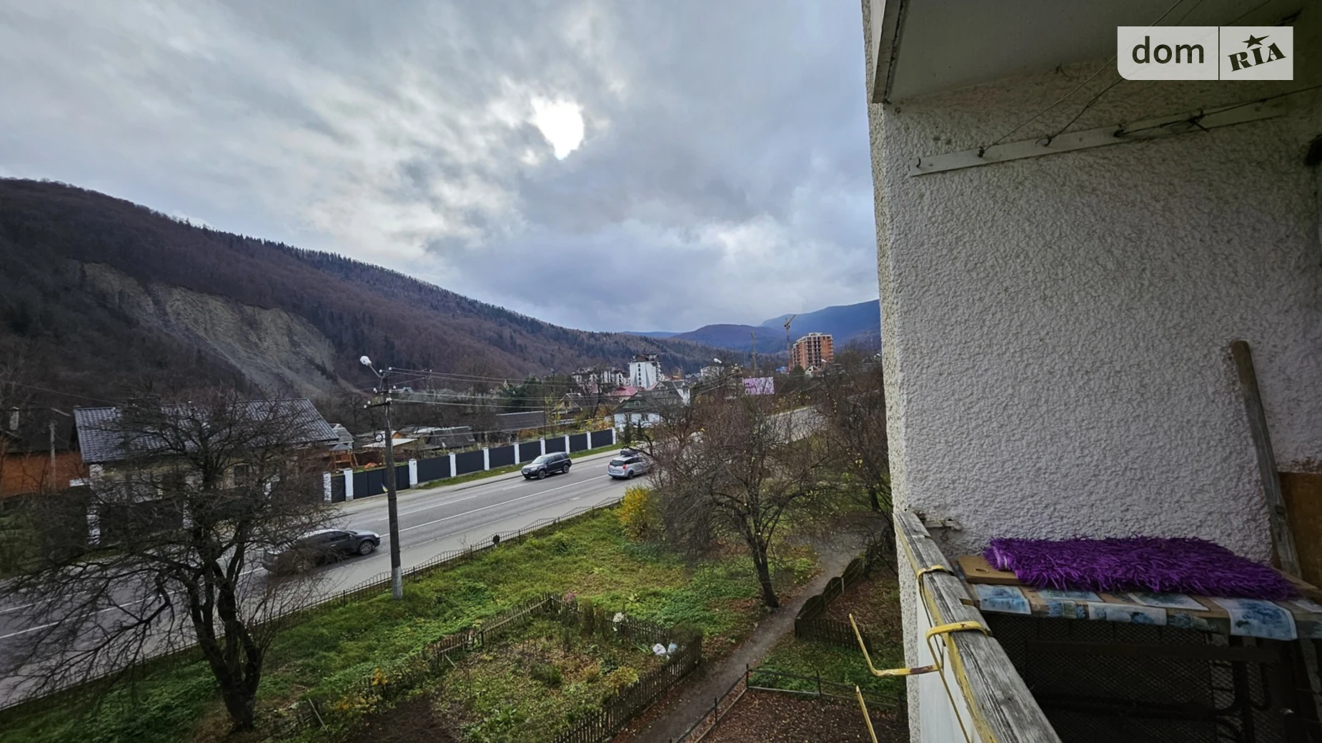 Продается 3-комнатная квартира 65.7 кв. м в Яремче, ул. Свободы, 214 - фото 2