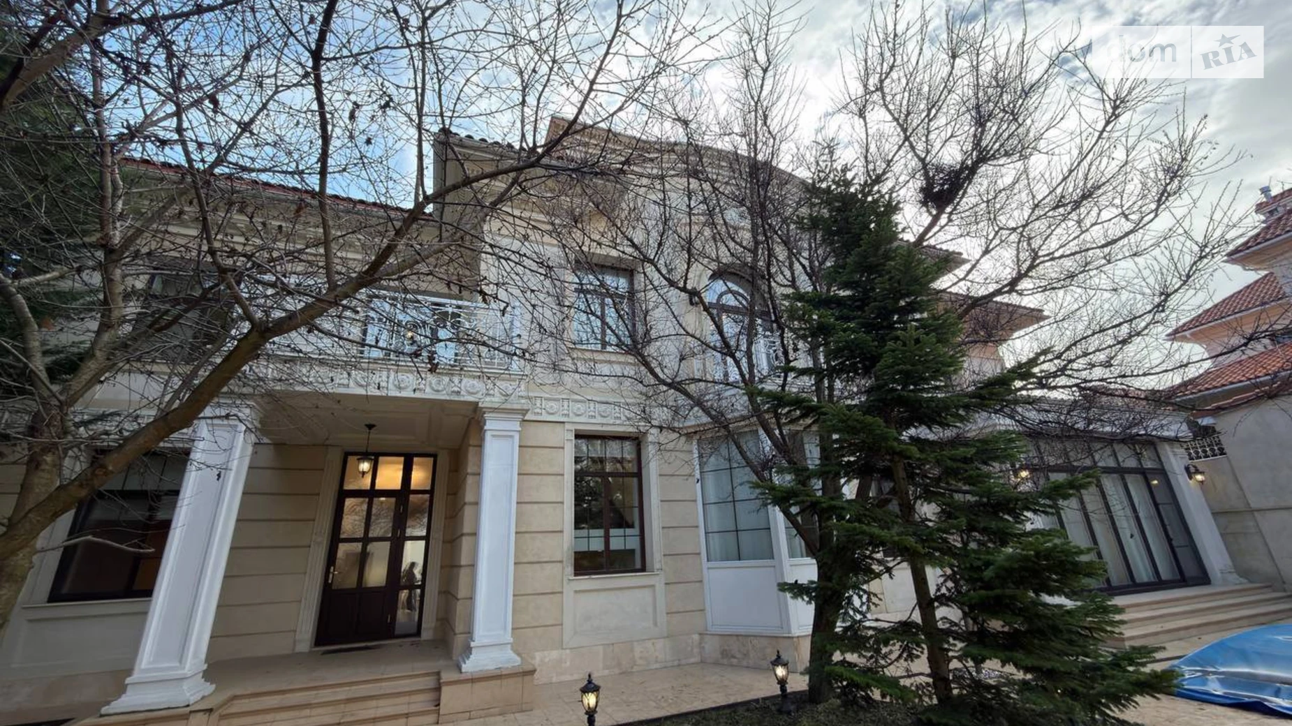 Продается дом на 2 этажа 224.7 кв. м с участком, цена: 1350000 $ - фото 2