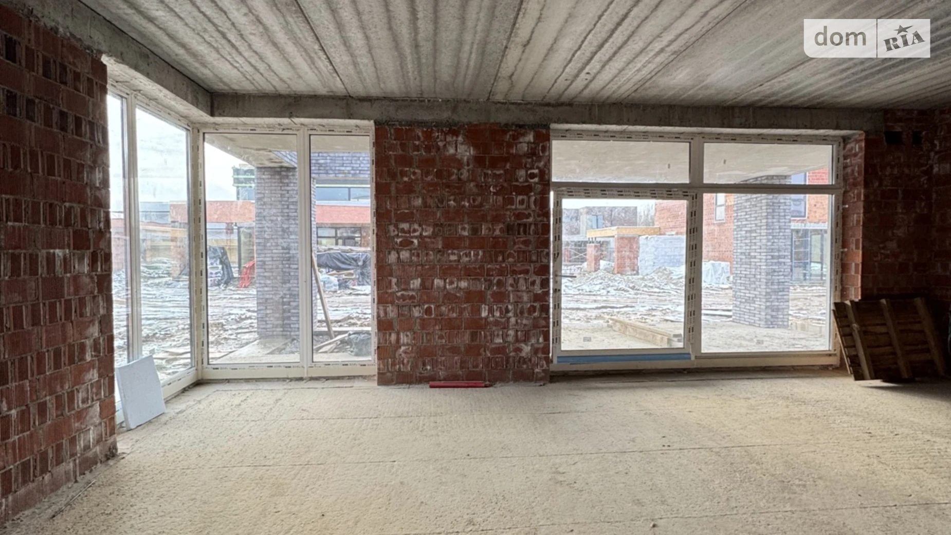 Продается дом на 2 этажа 210 кв. м с камином, цена: 345000 $ - фото 5