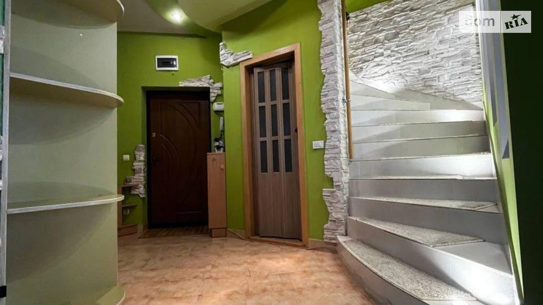 Продається 4-кімнатна квартира 115 кв. м у Ужгороді - фото 3