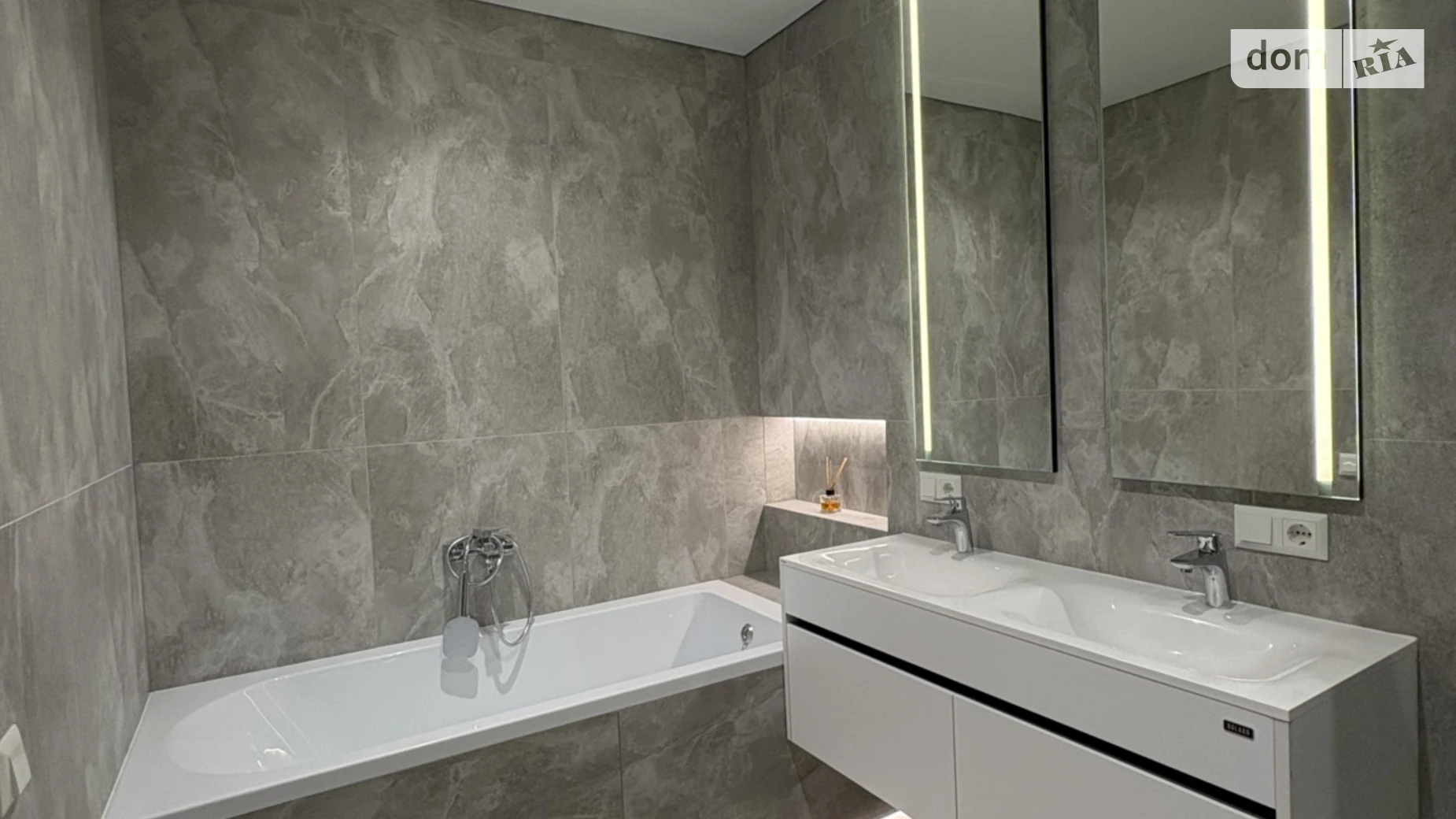 Продається 2-кімнатна квартира 82 кв. м у Чернівцях, вул. Чорновола В'ячеслава, 1 корпус 2 - фото 4