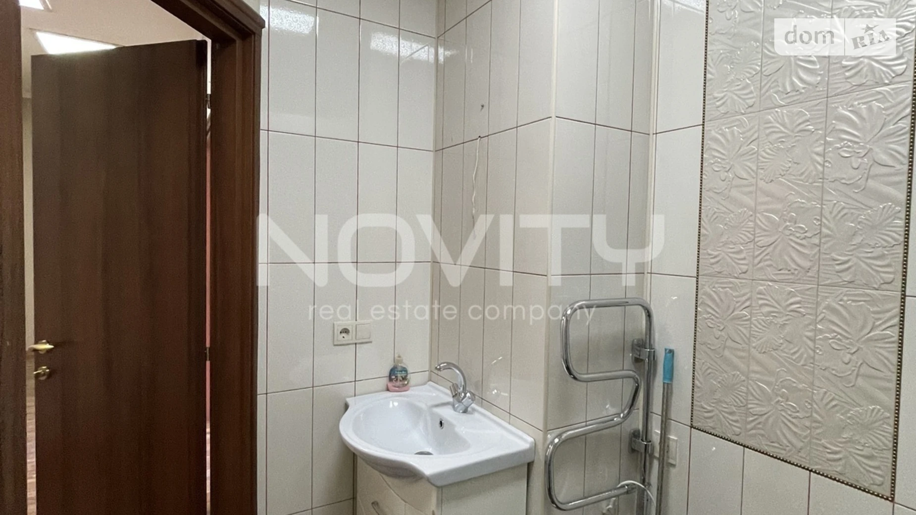 Сдается в аренду офис 62 кв. м в бизнес-центре, цена: 400 $ - фото 3