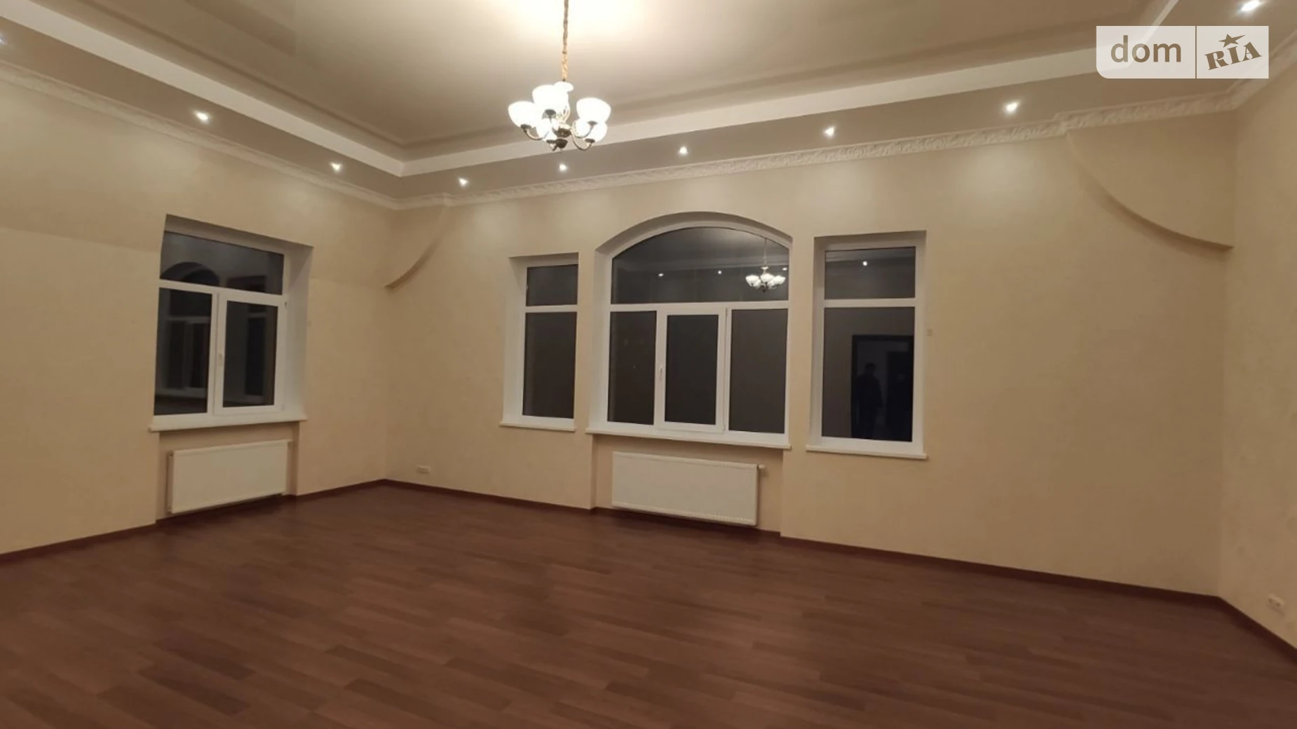 Продается дом на 3 этажа 930 кв. м с гаражом, цена: 3200000 $ - фото 2