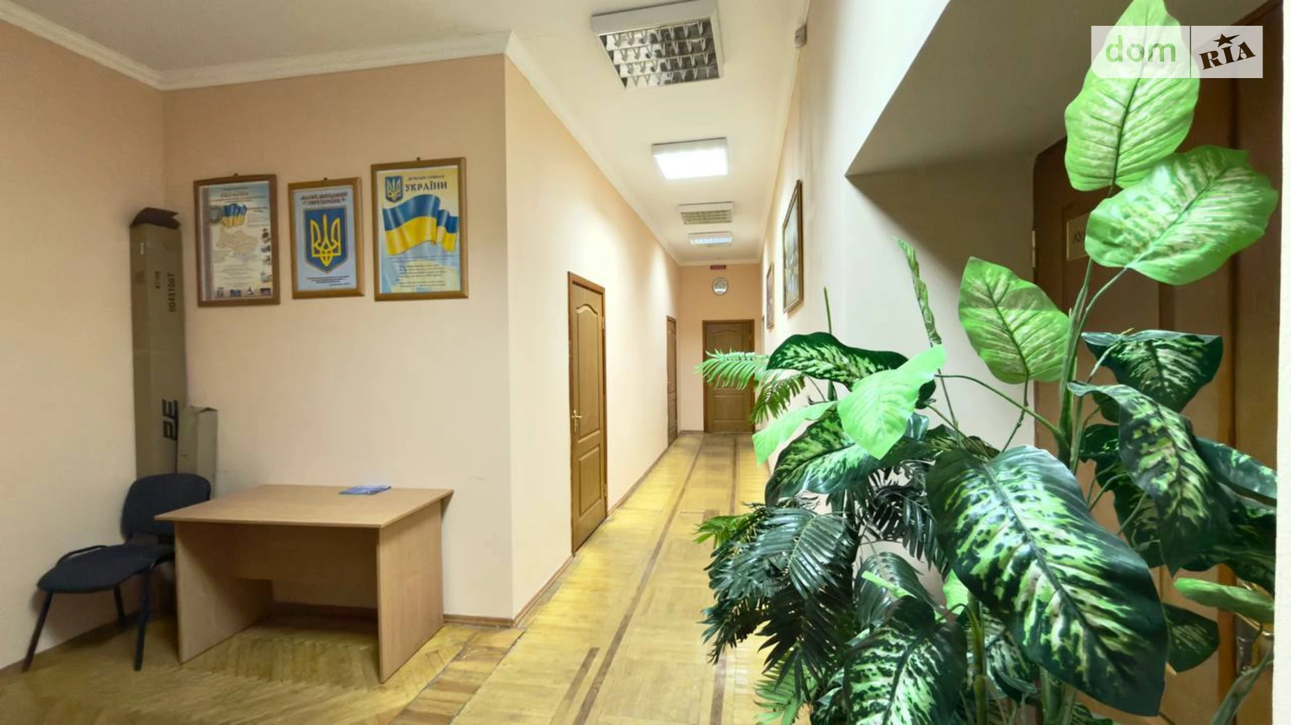 Сдается в аренду офис 82 кв. м в бизнес-центре, цена: 24600 грн - фото 2