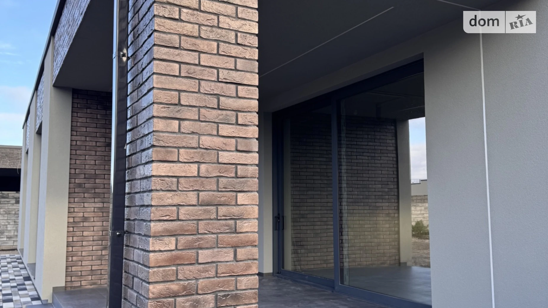 Продается одноэтажный дом 222 кв. м с камином, цена: 375000 $ - фото 2