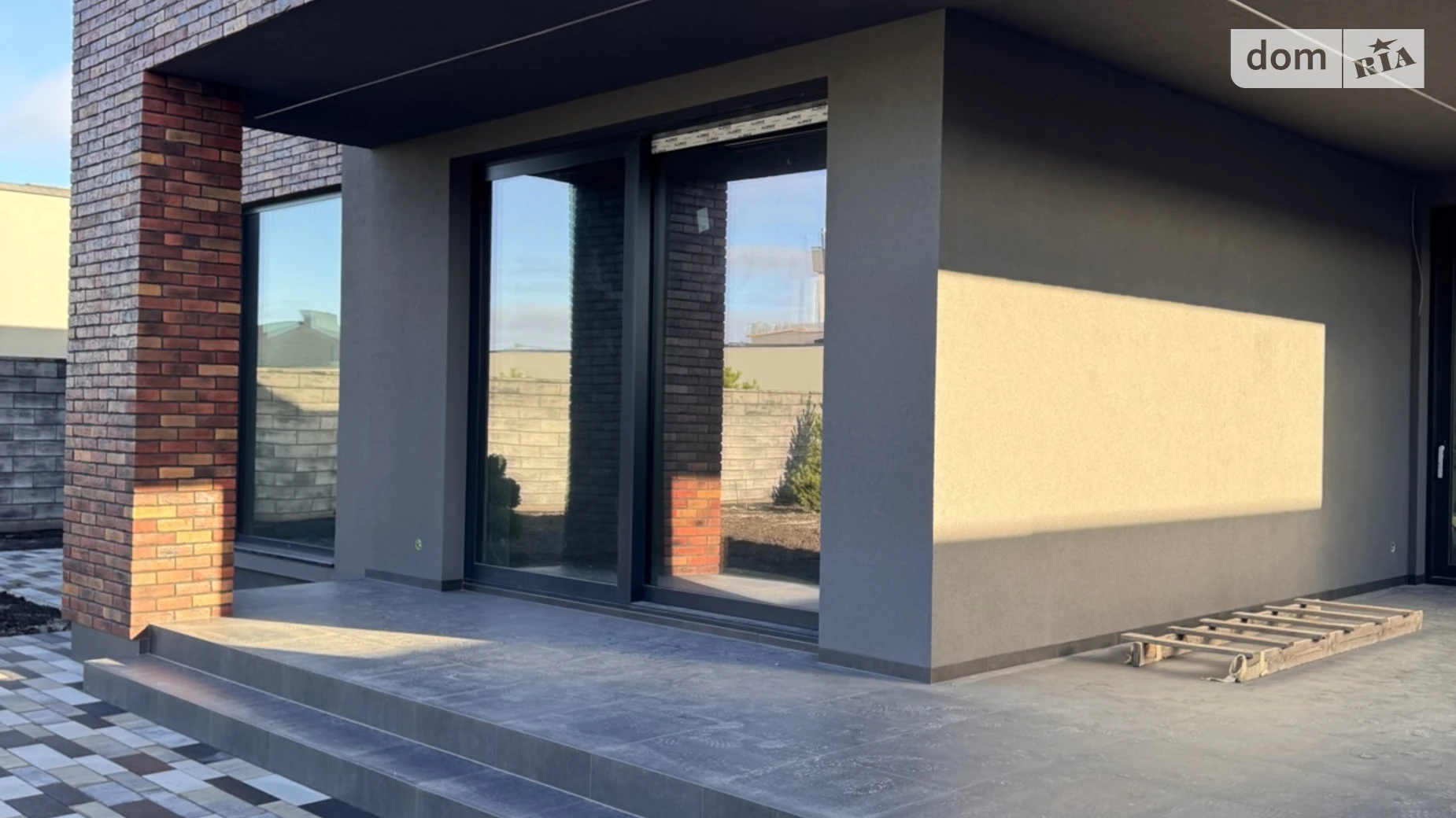 Продается одноэтажный дом 205 кв. м с балконом, цена: 355000 $ - фото 2