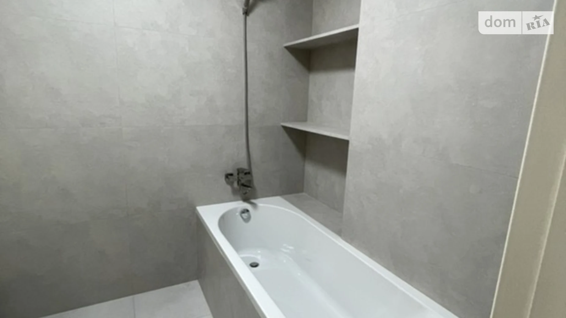 Продается 1-комнатная квартира 47 кв. м в Ужгороде, ул. Иштвана Сечени, 29А - фото 3