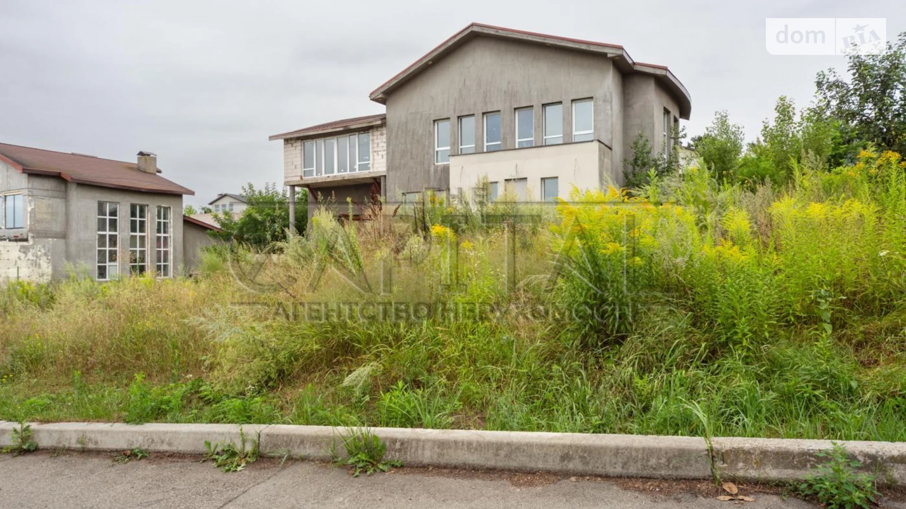 Продается дом на 2 этажа 363.3 кв. м с подвалом, цена: 190000 $ - фото 2