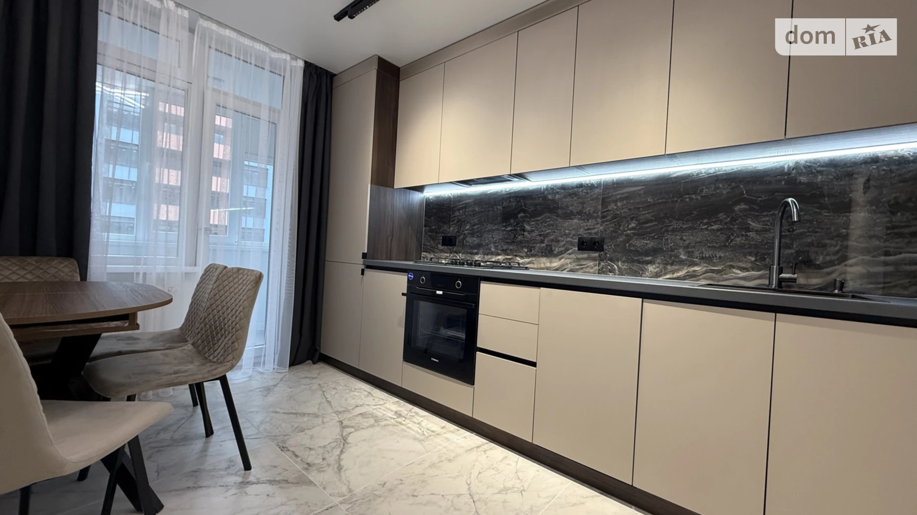 1-комнатная квартира 41 кв. м в Тернополе, ул. Смакулы, 7А - фото 4