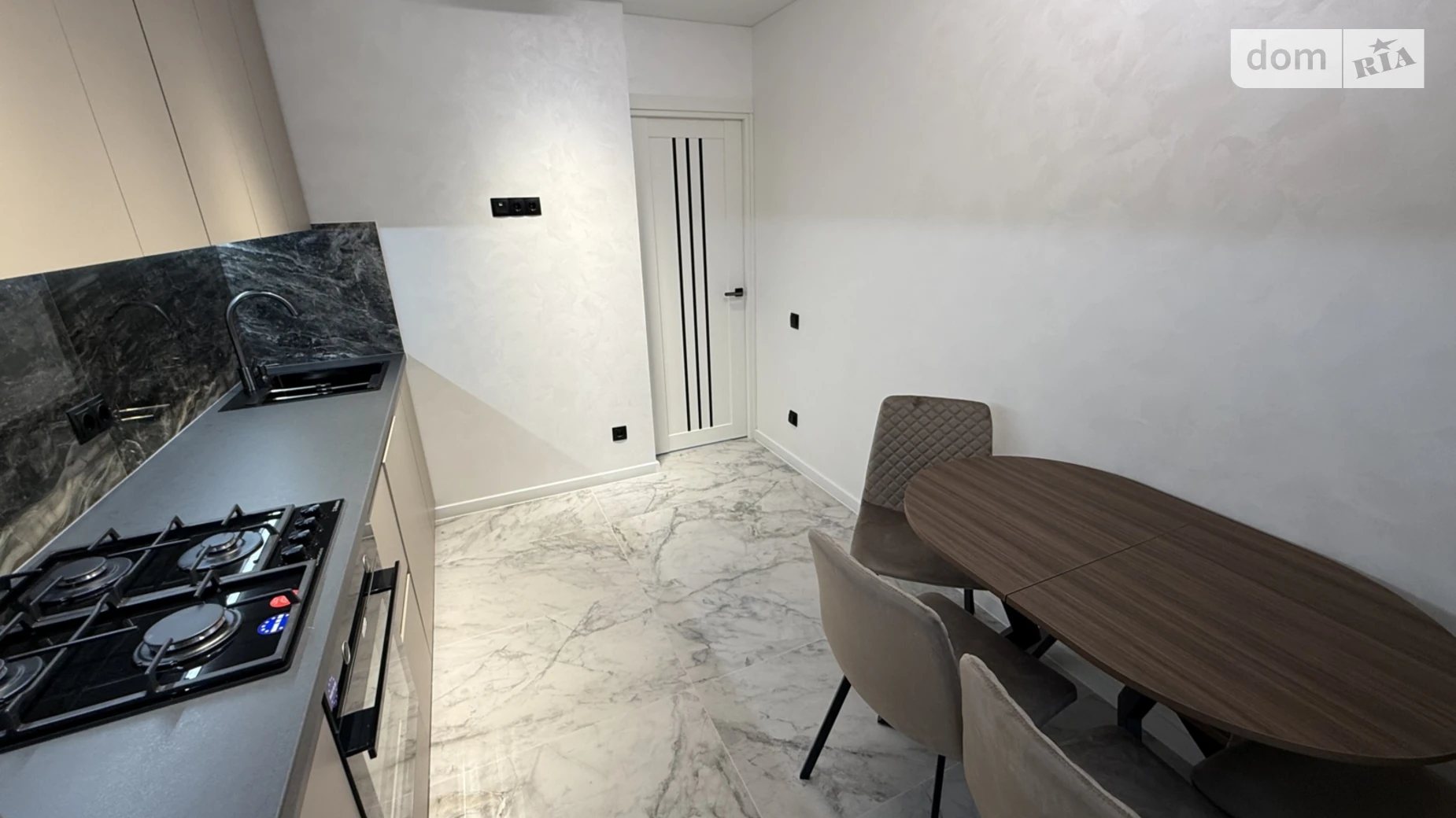 1-комнатная квартира 41 кв. м в Тернополе, ул. Смакулы, 7А - фото 5