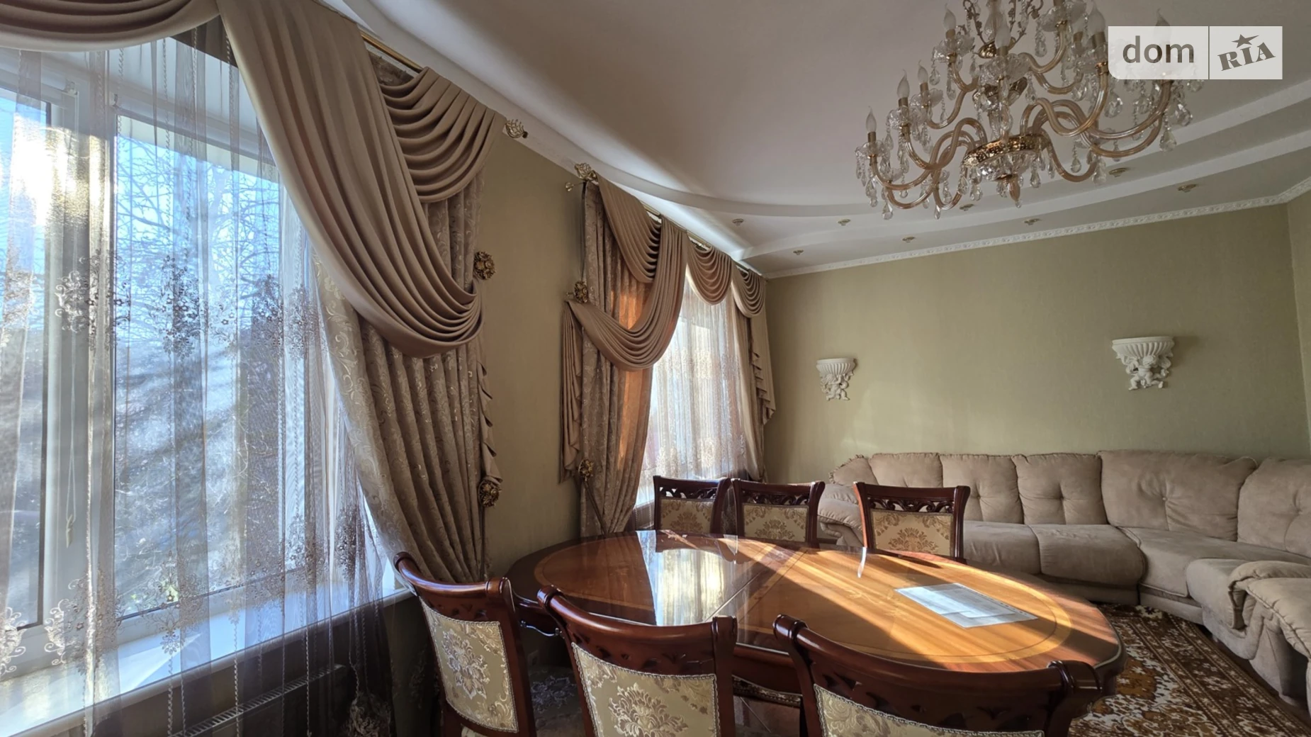 Продается дом на 2 этажа 220 кв. м с бассейном, цена: 320000 $ - фото 3