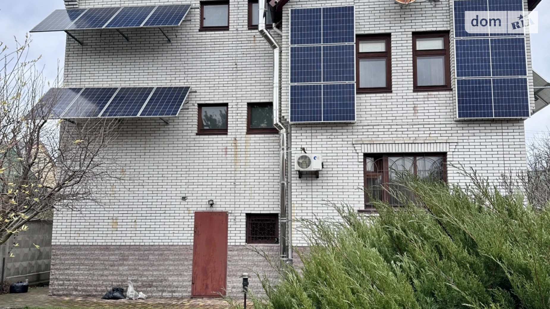 Продается дом на 3 этажа 300 кв. м с камином, цена: 320000 $ - фото 3