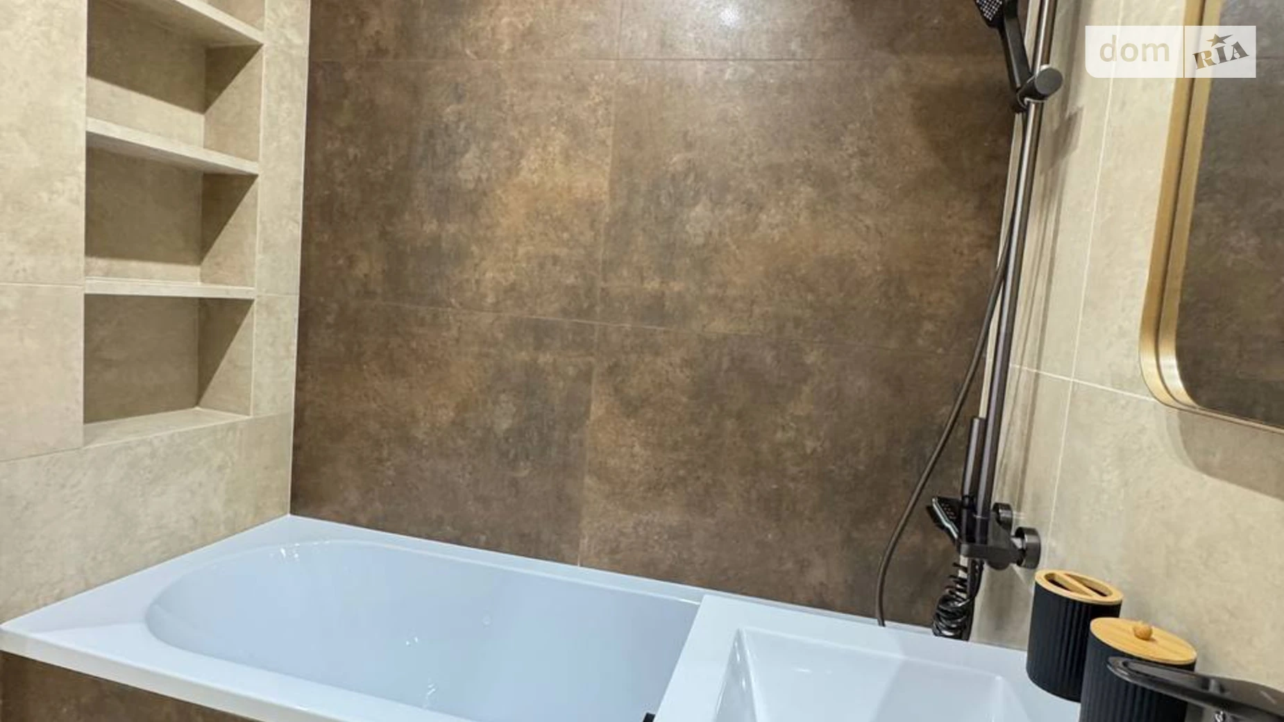 Продается 1-комнатная квартира 38.4 кв. м в Ровно, ул. Соборная, 289А - фото 5