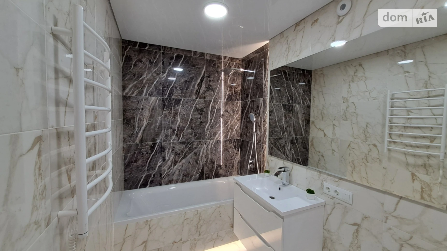 Продается 1-комнатная квартира 44 кв. м в Зарванцах, ул. Одесская, 7 - фото 2