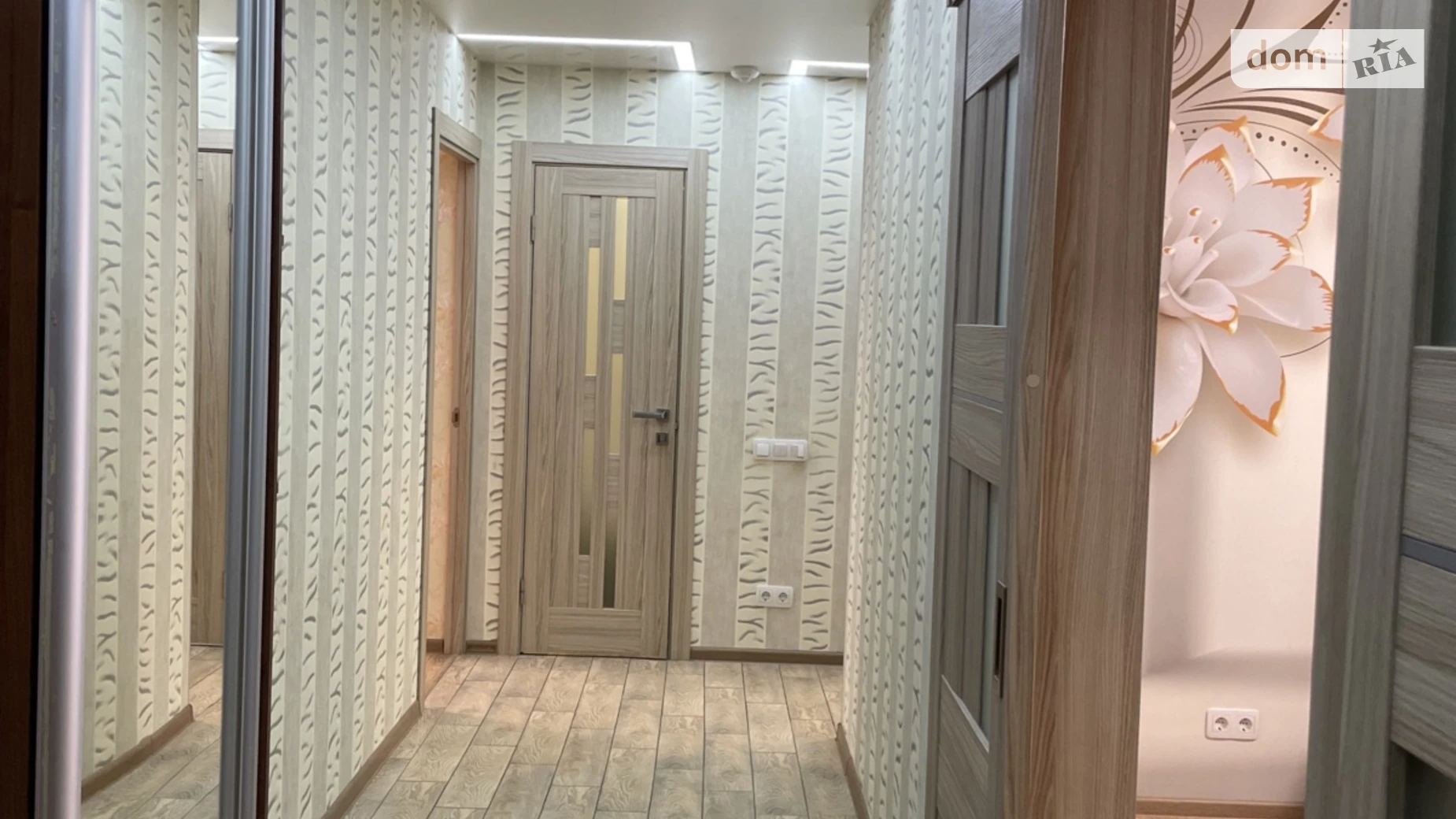 Продается 4-комнатная квартира 80 кв. м в Киеве, ул. Верховинная, 87 - фото 2