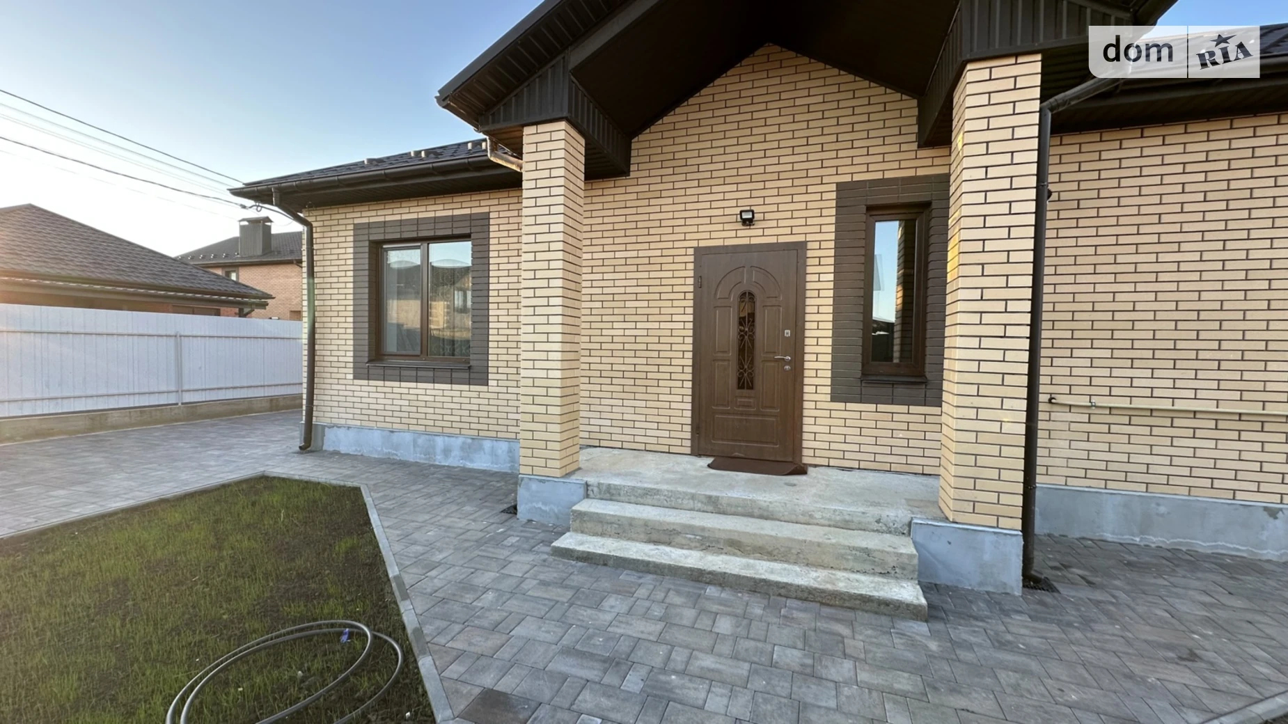 Сдается в аренду одноэтажный дом 100 кв. м с террасой, цена: 1100 $ - фото 2