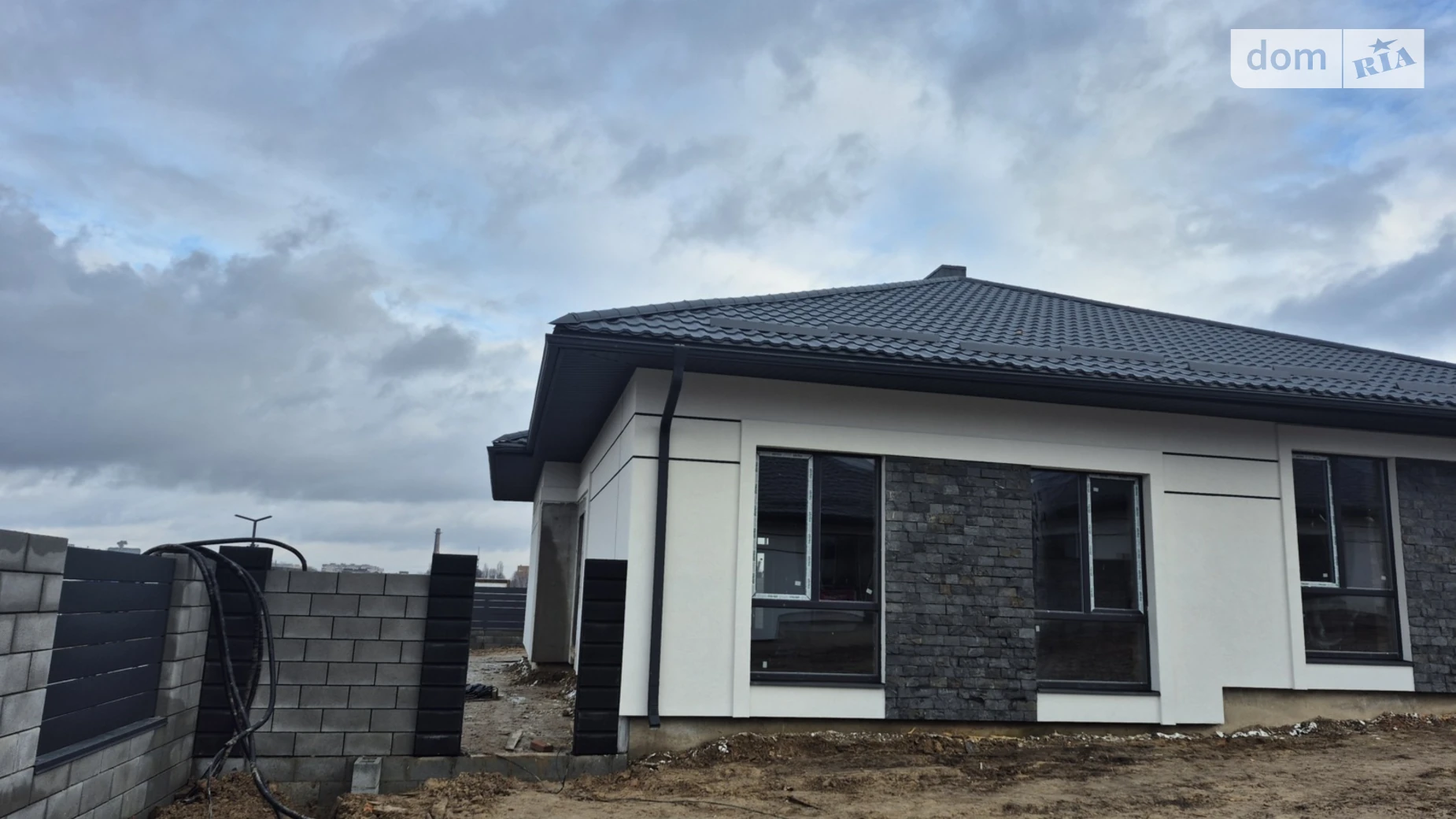 Масив Гармонія Ювилейный Ровно, цена: 80000 $ - фото 2