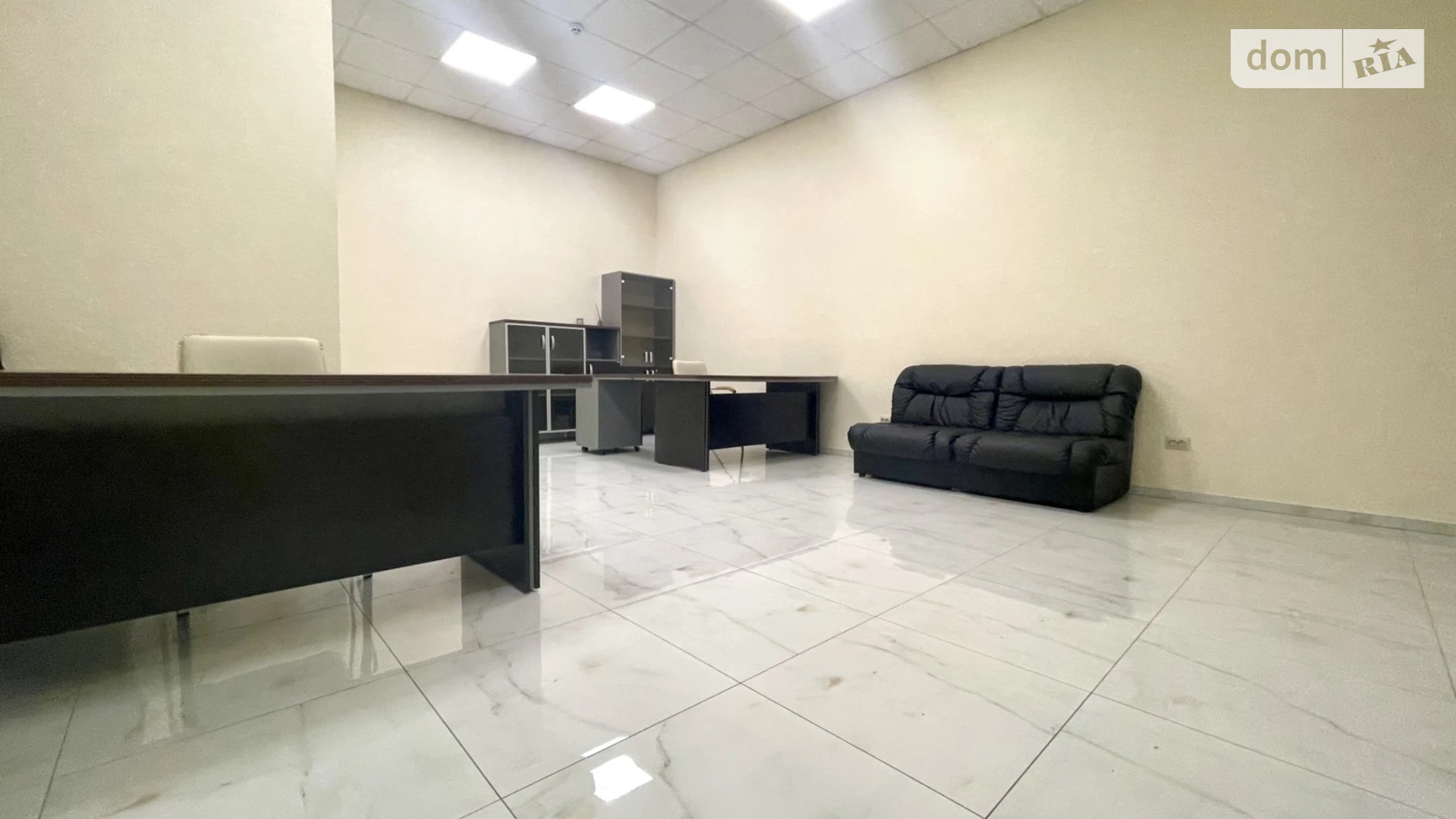 Продается офис 36.5 кв. м в бизнес-центре, цена: 84000 $ - фото 2