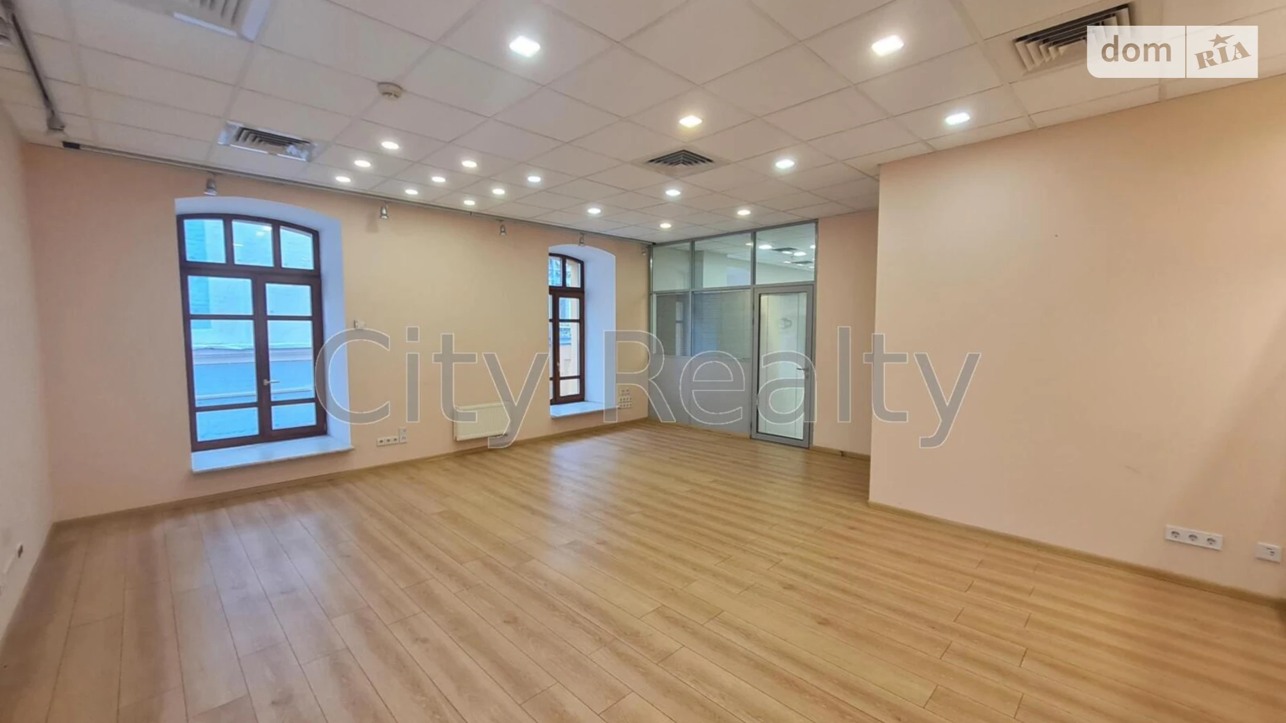 Сдается в аренду офис 654.56 кв. м в бизнес-центре, цена: 11782 $ - фото 2