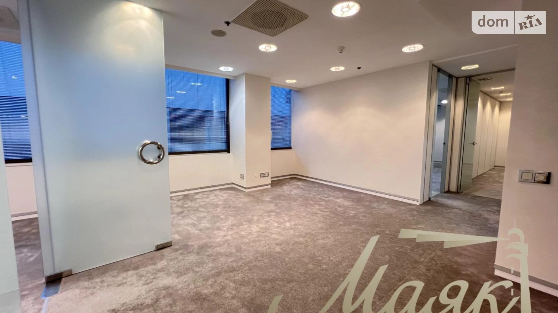 Сдается в аренду офис 110 кв. м в бизнес-центре, цена: 3800 $ - фото 2