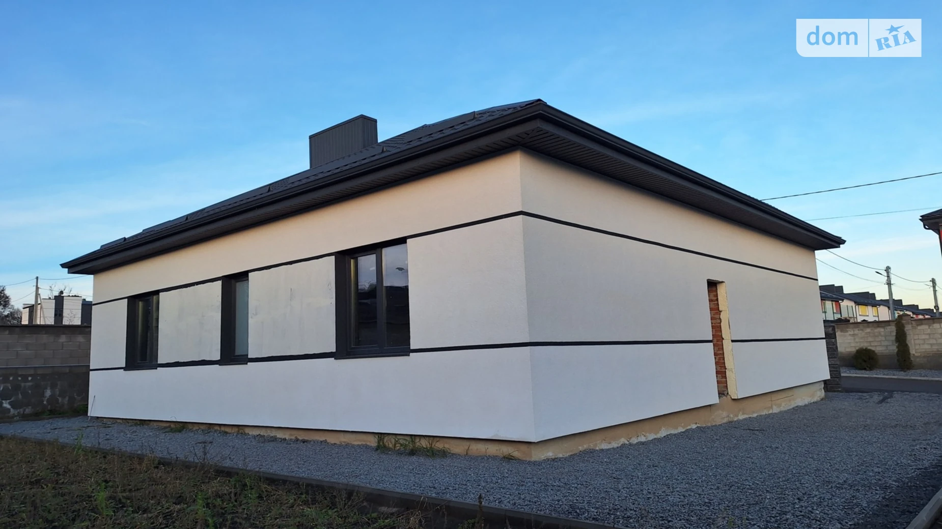 Продается одноэтажный дом 110 кв. м с садом, цена: 90000 $ - фото 2