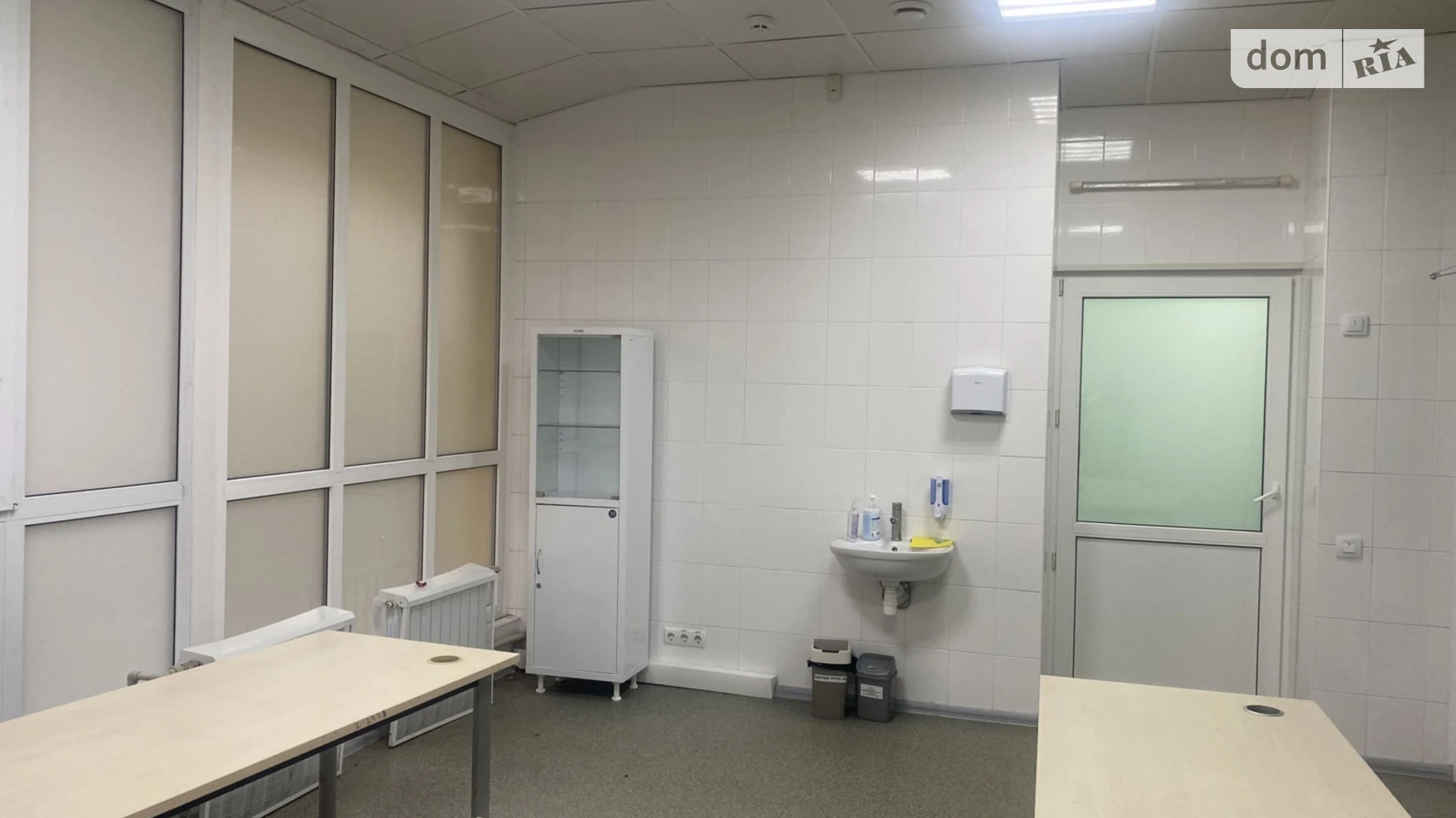 Сдается в аренду помещения свободного назначения 232.5 кв. м в 10-этажном здании, цена: 3600 $ - фото 3