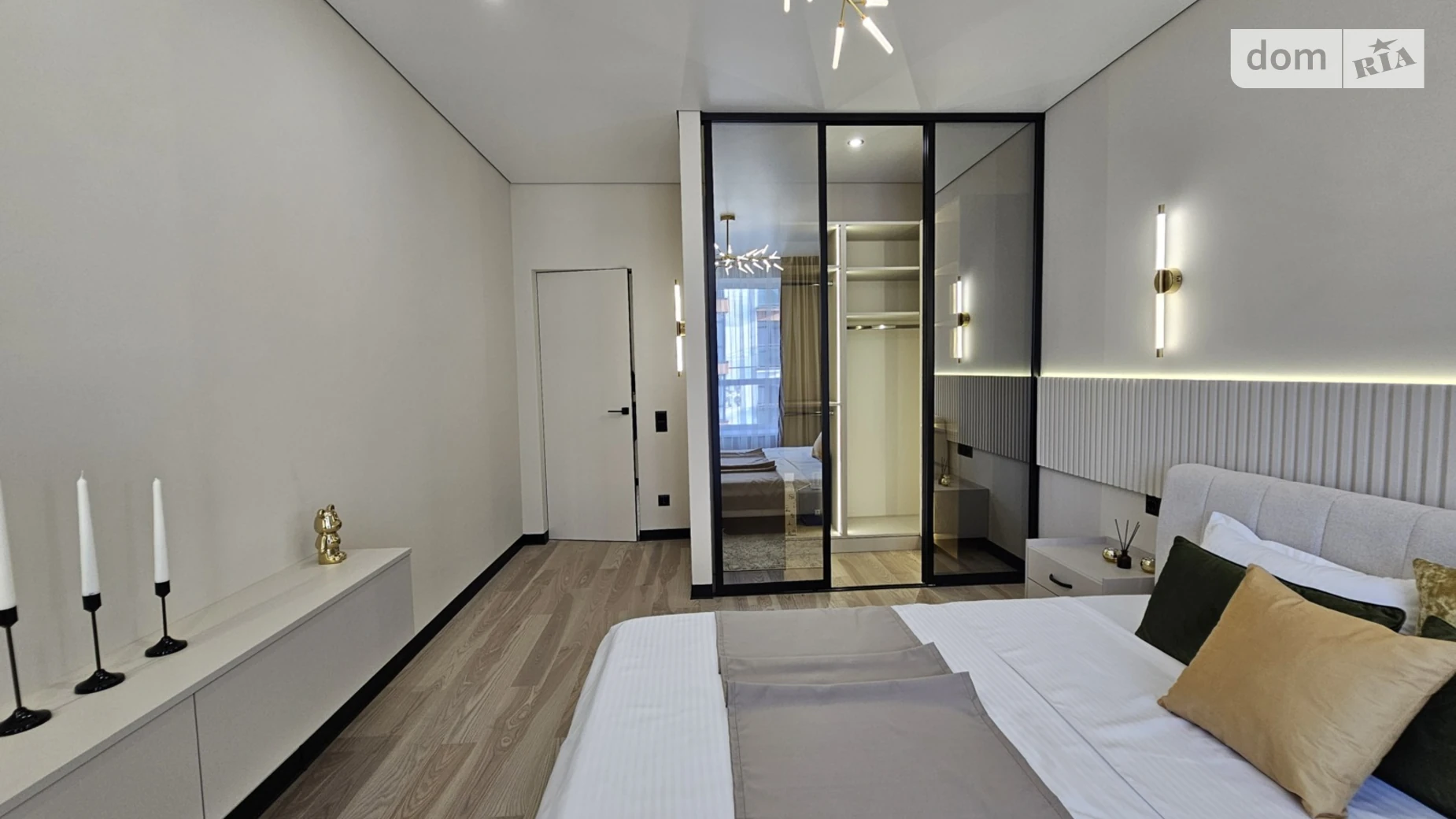 Продается 2-комнатная квартира 65.2 кв. м в Ивано-Франковске, ул. Гетьмана Ивана Мазепы, 164 корпус 2 - фото 2