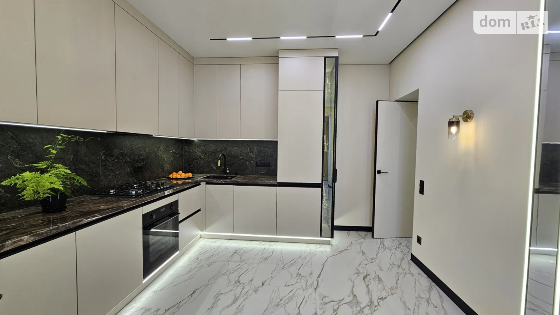 Продается 2-комнатная квартира 65.2 кв. м в Ивано-Франковске, ул. Гетьмана Ивана Мазепы, 164 корпус 2 - фото 4