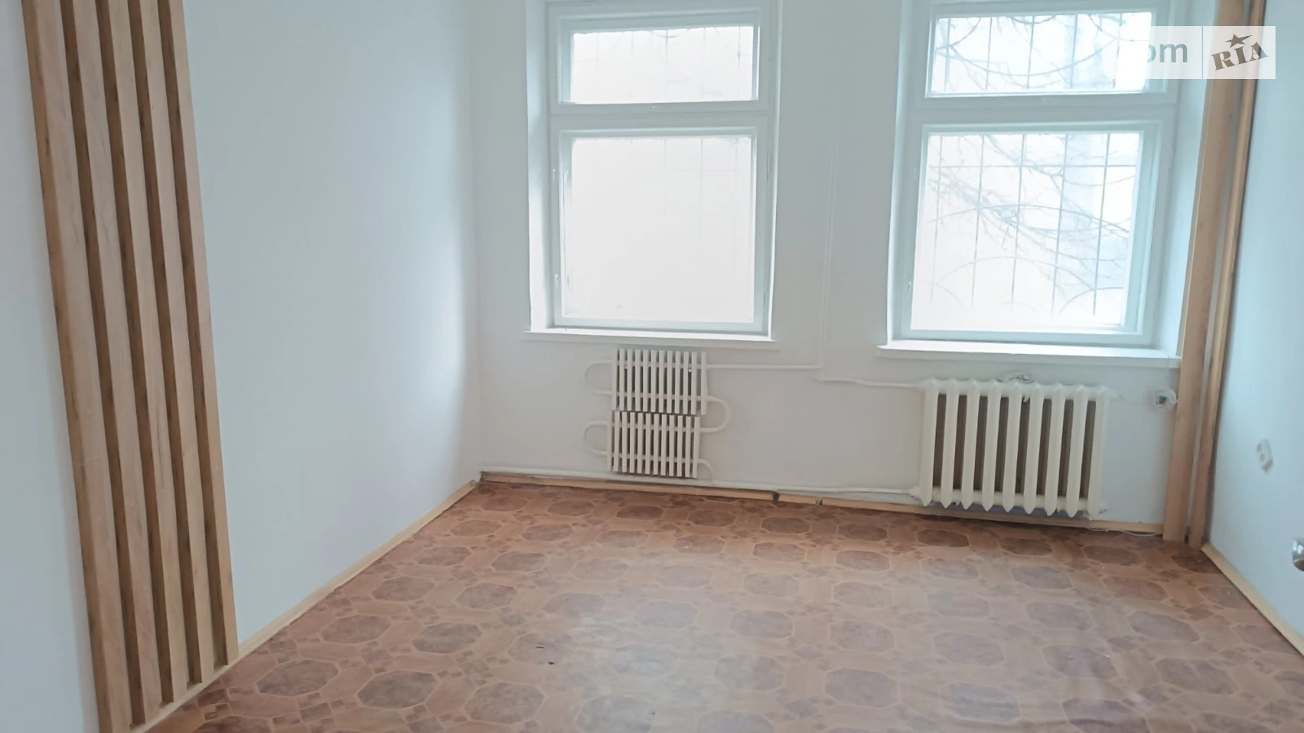 Сдается в аренду офис 13.9 кв. м в бизнес-центре, цена: 2300 грн - фото 2