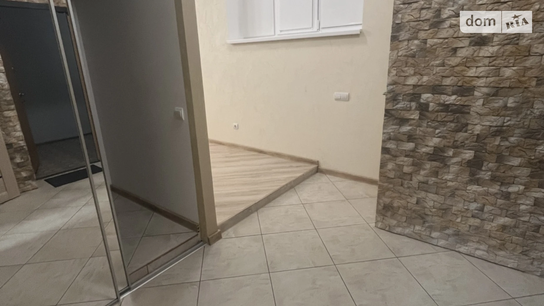 Продается офис 190 кв. м в бизнес-центре, цена: 200000 $ - фото 2