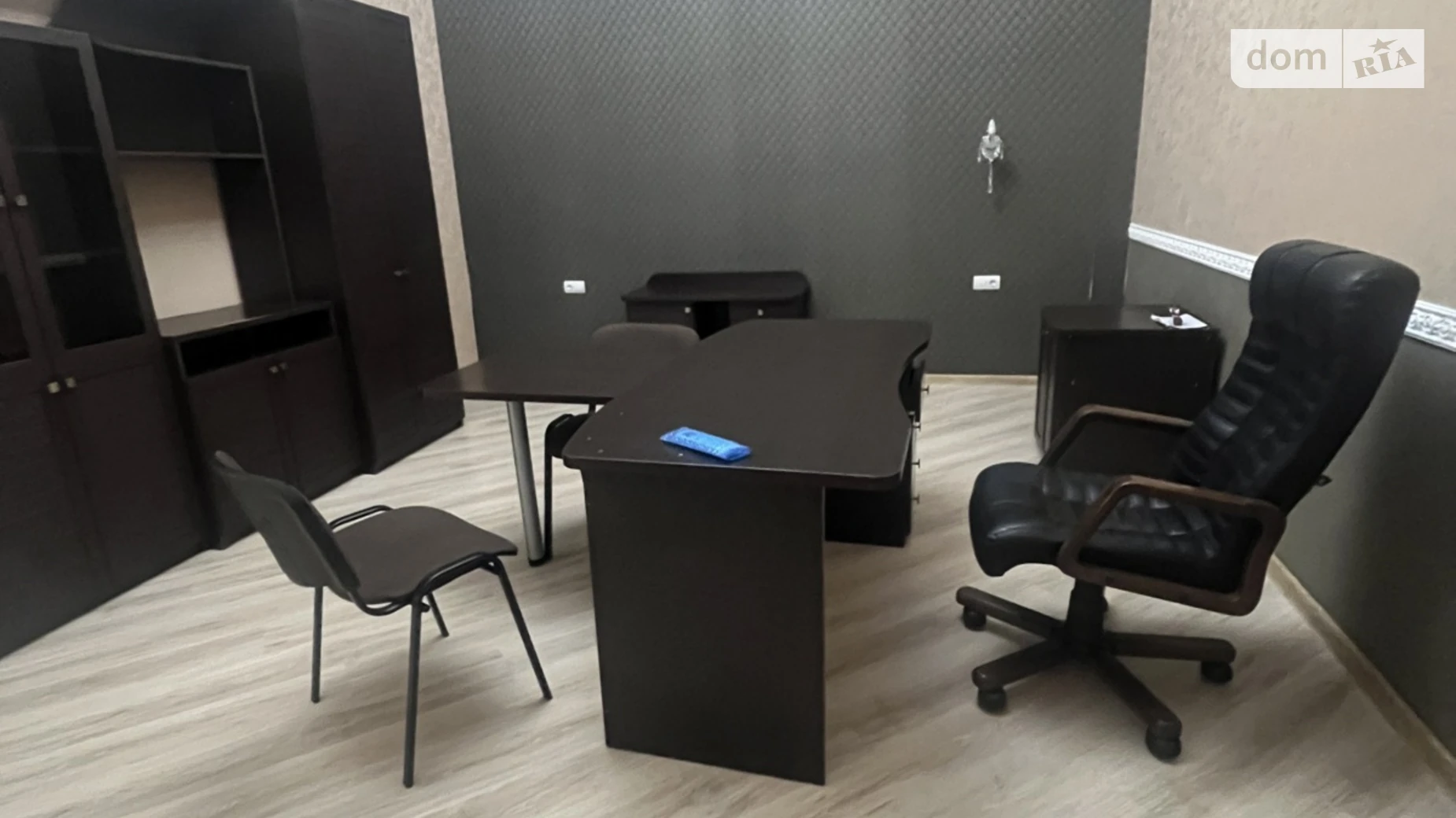 Продается офис 190 кв. м в бизнес-центре, цена: 200000 $ - фото 4