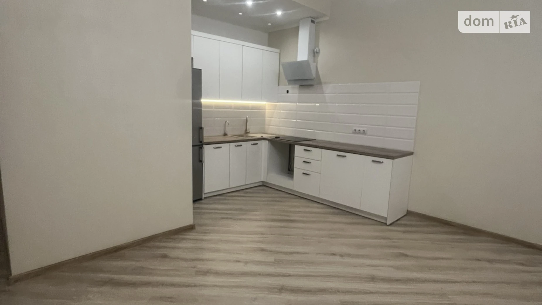 Продается офис 190 кв. м в бизнес-центре, цена: 200000 $ - фото 5