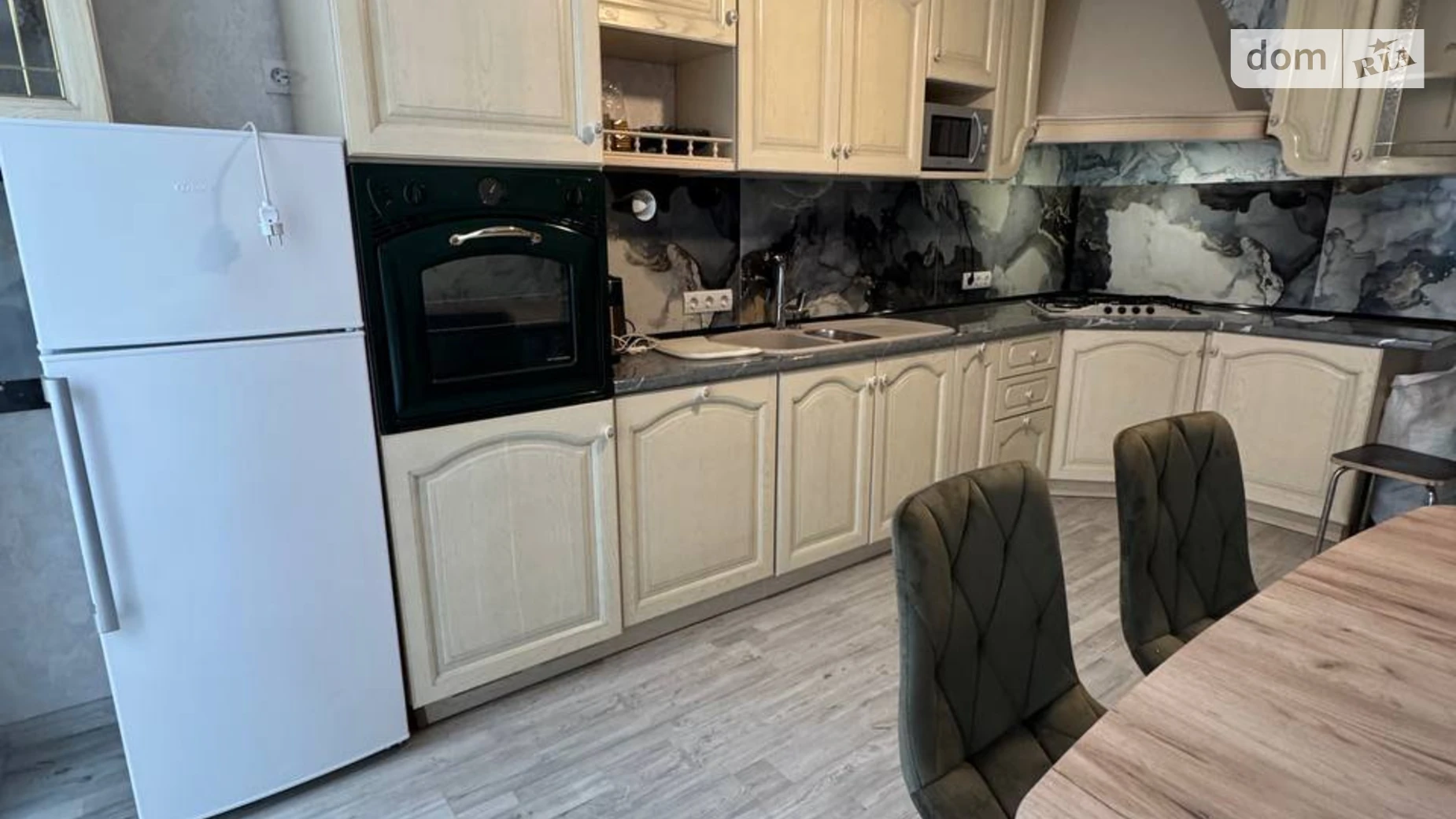 Сдается в аренду 1-комнатная квартира 45 кв. м в Черноморске, ул. Парусная, 1 - фото 4