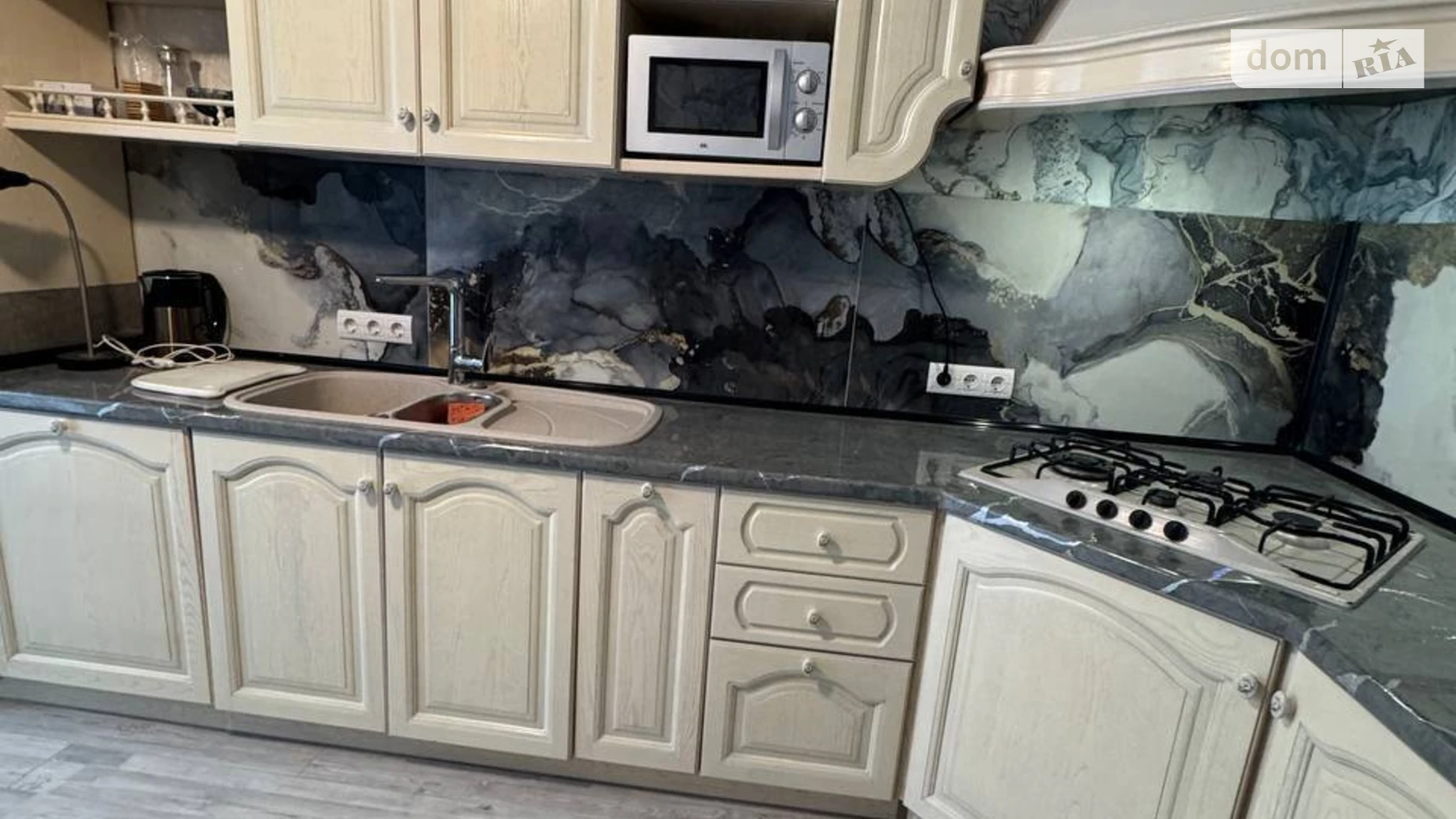 Сдается в аренду 1-комнатная квартира 45 кв. м в Черноморске, ул. Парусная, 1 - фото 5