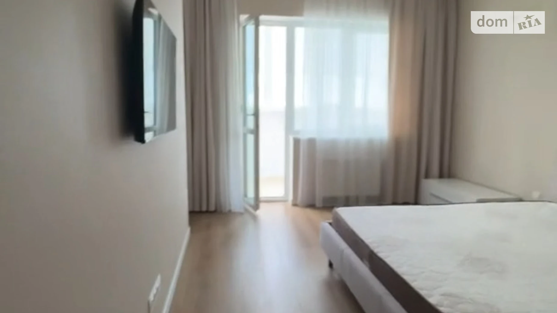 Продается 1-комнатная квартира 61 кв. м в Киеве, ул. Андрея Верхогляда(Драгомирова), 2А - фото 2