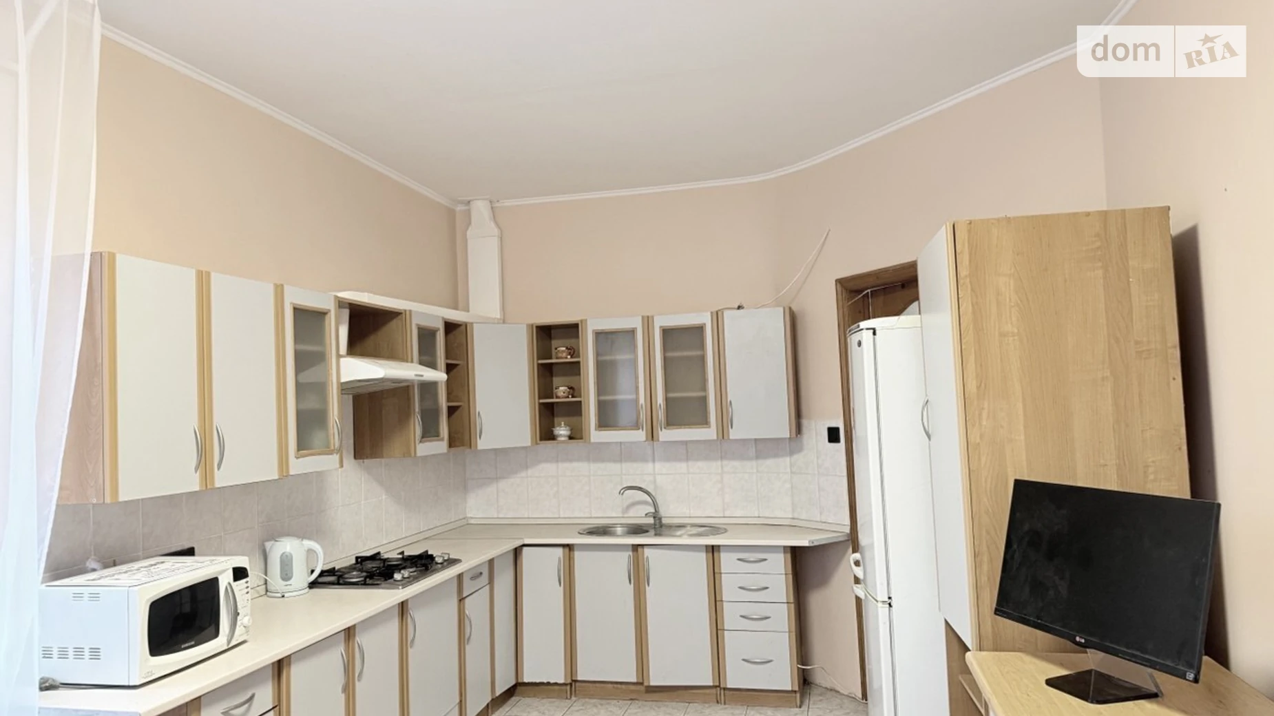 Продается дом на 2 этажа 340 кв. м с баней/сауной, цена: 260000 $ - фото 2