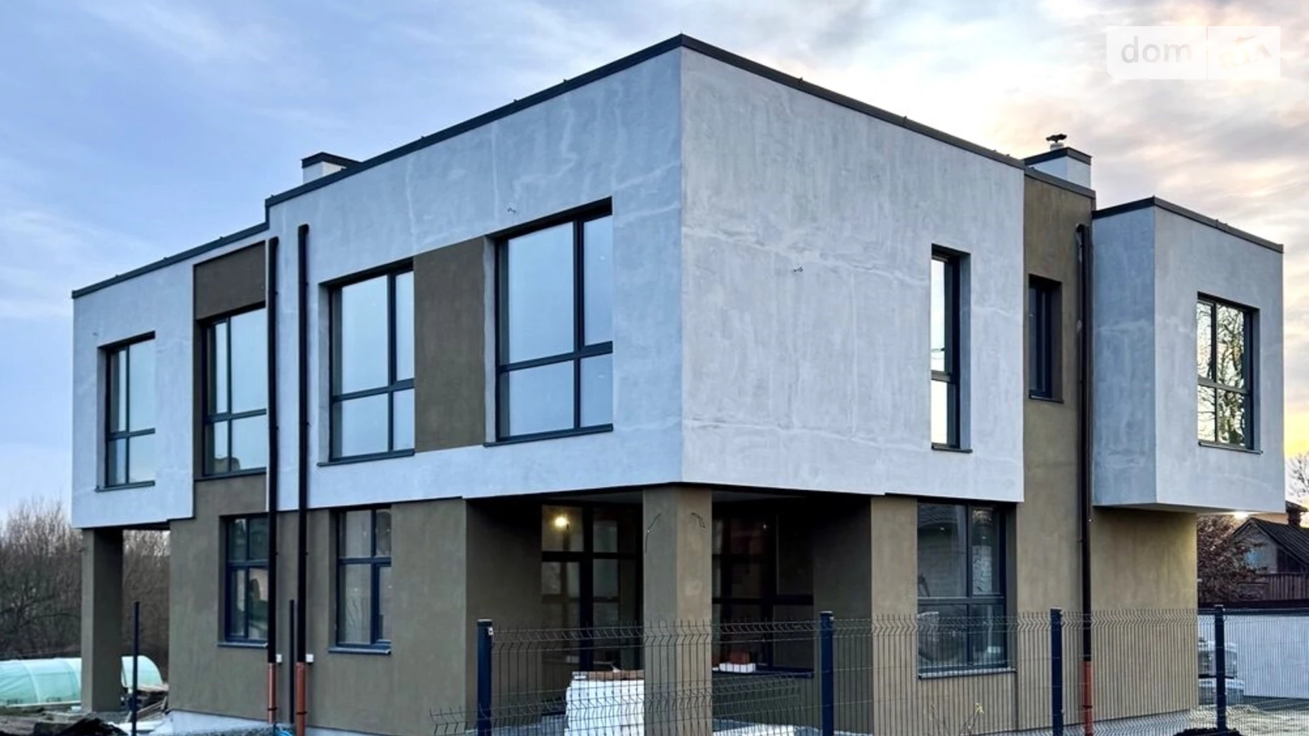 Продается дом на 2 этажа 138 кв. м с садом, цена: 165000 $ - фото 2