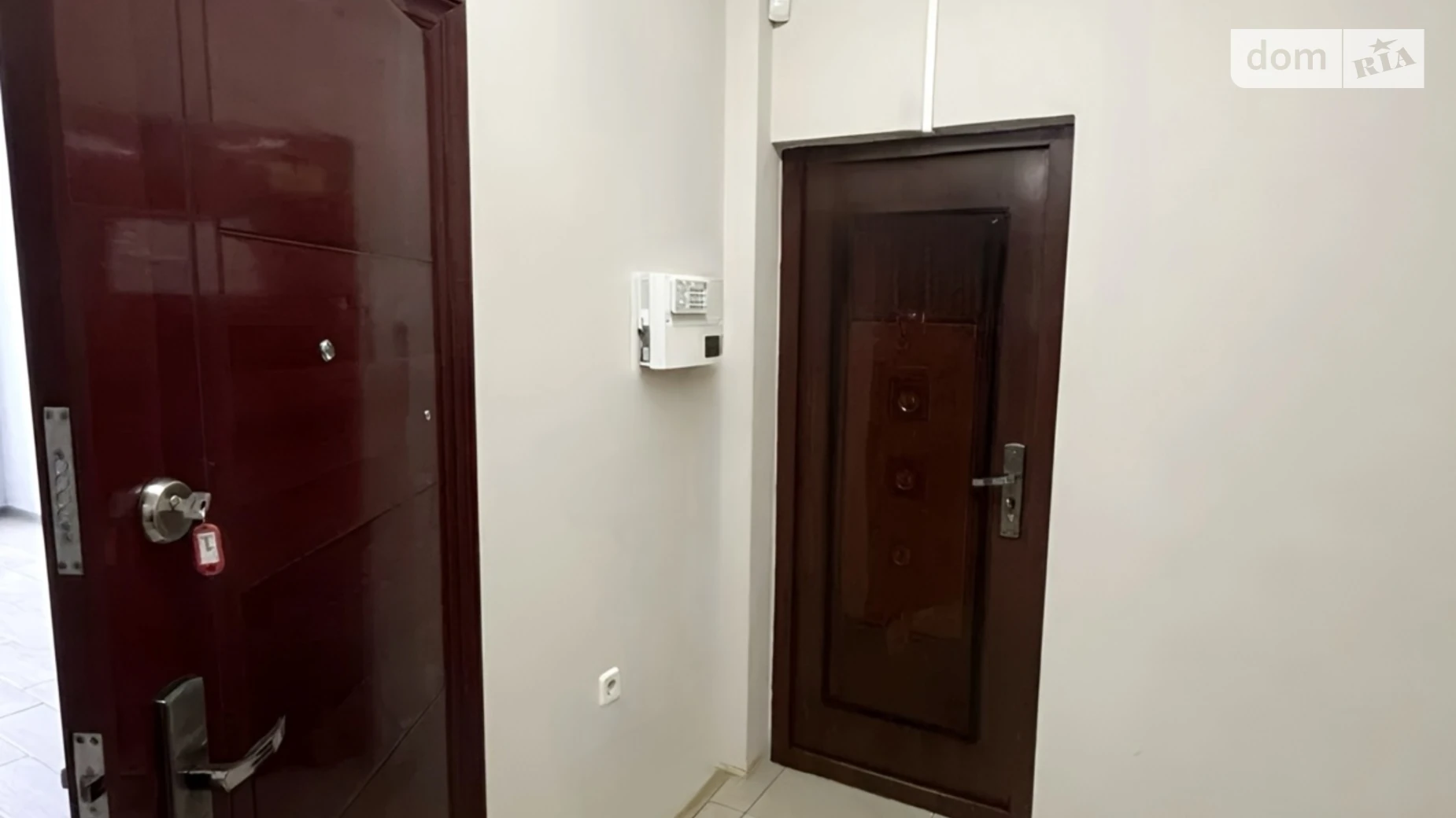 Сдается в аренду офис 304.9 кв. м в бизнес-центре, цена: 1250 $ - фото 5