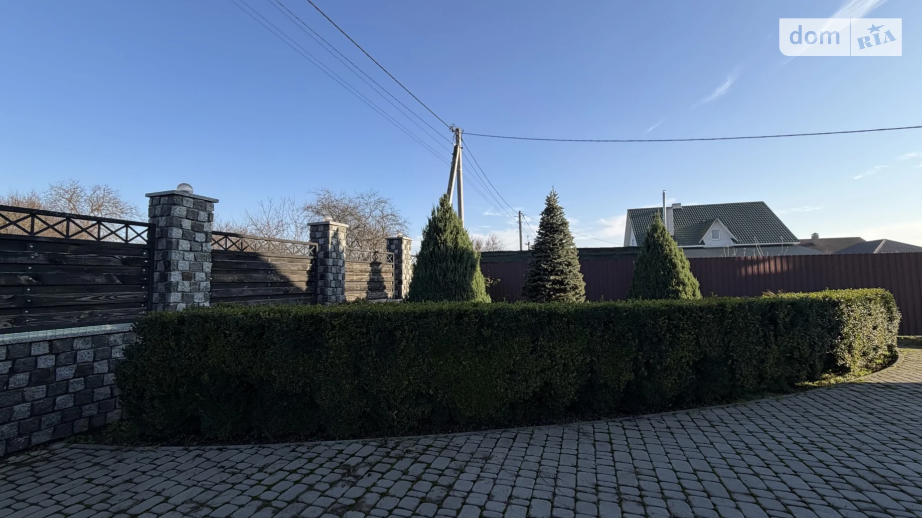 Продается дом на 2 этажа 207 кв. м с бассейном, цена: 225000 $ - фото 3